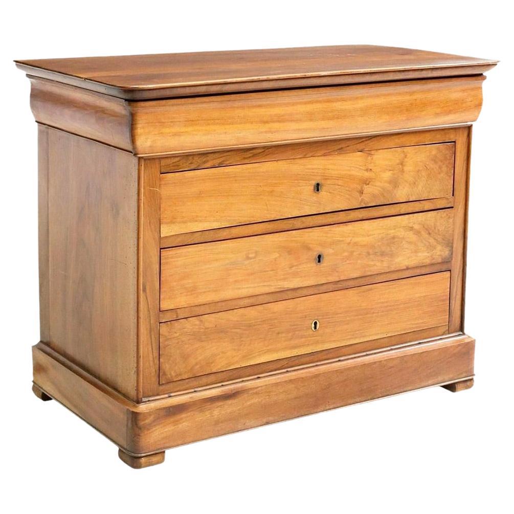 Commode ancienne française Louis Philippe à quatre tiroirs en noyer