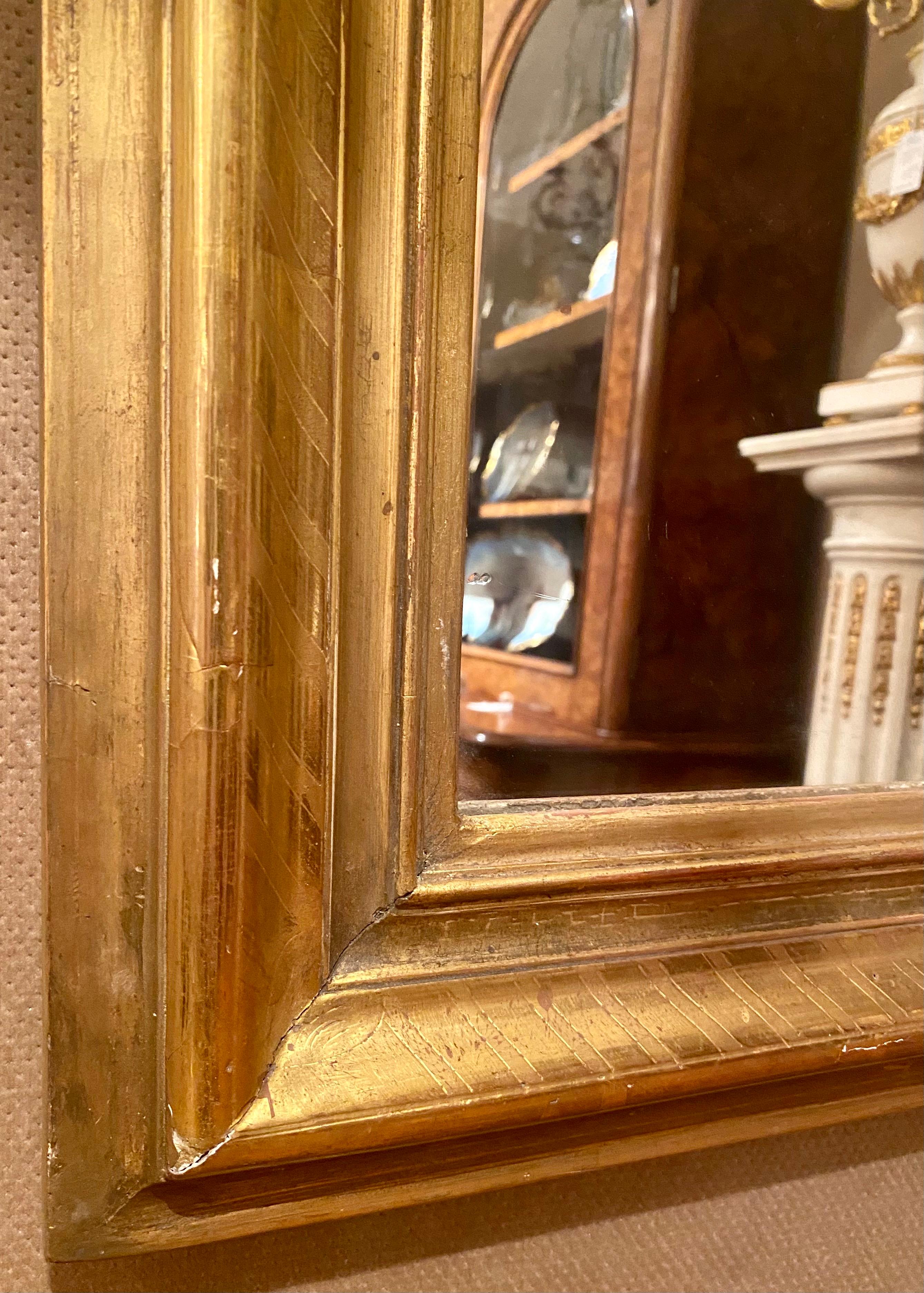 Antique French Louis Philippe gold leaf mirror, circa 1880.
MIR234.