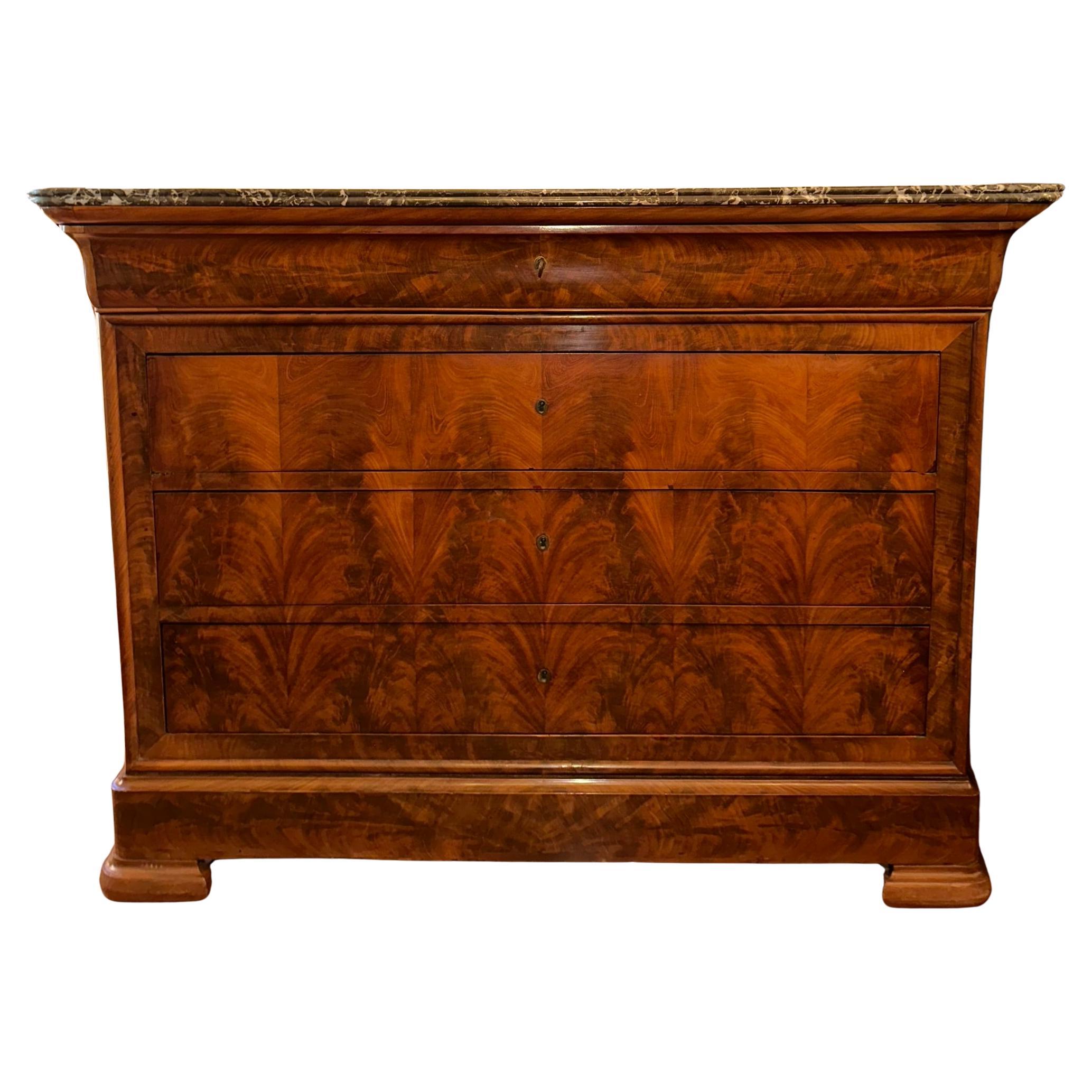 Antique French Louis Philippe Marble Top Mahogany Chest, Circa 1840-1850. In Good Condition For Sale In New Orleans, LA