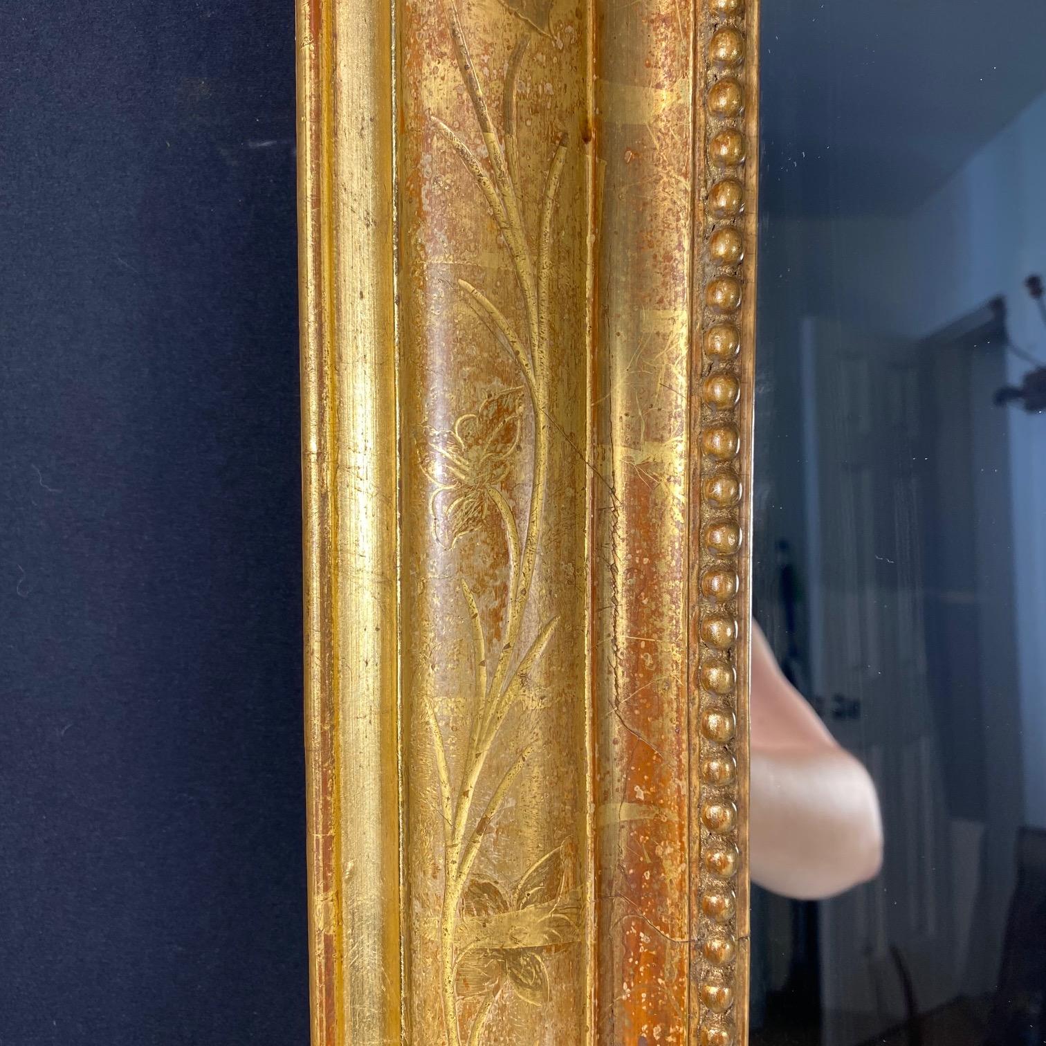 Français Antique French Louis Philippe Mirror with Crest and Original Gold Gilt en vente