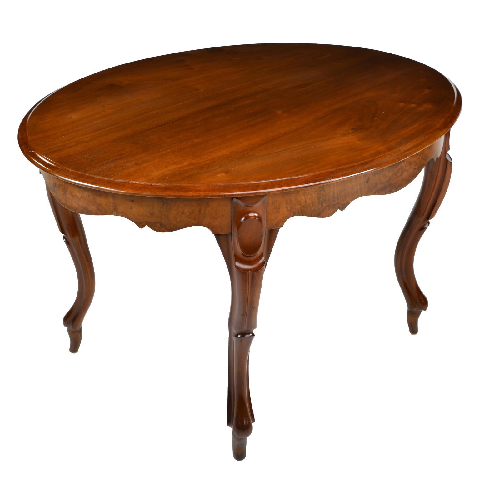 Mid-19th Century Antique French Louis Philippe Oval Dining/ Center Table in Mahogany, circa 1840 For Sale