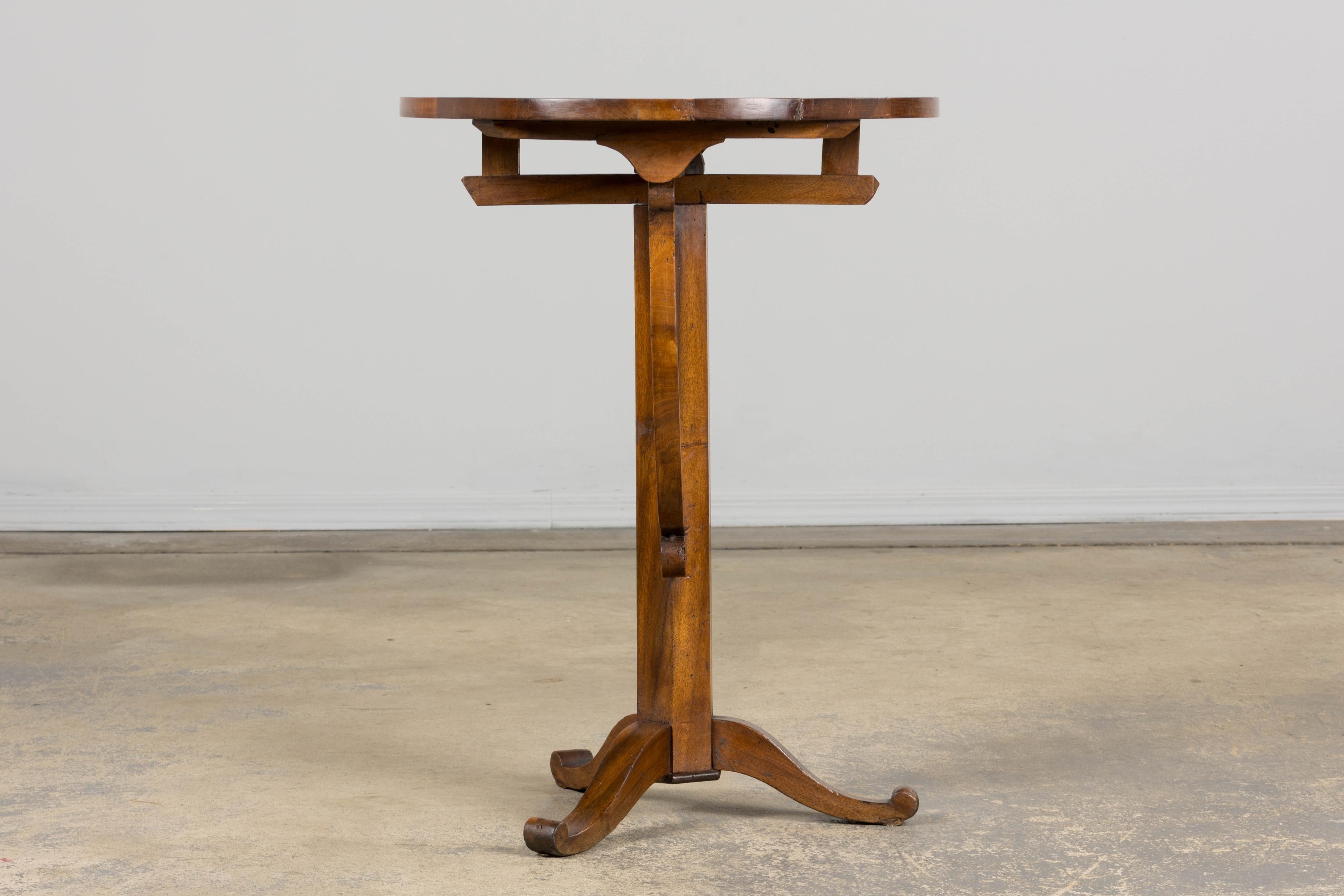 Antique French Louis Philippe Oval Walnut Vendange Wine Tasting Side Table For Sale 5