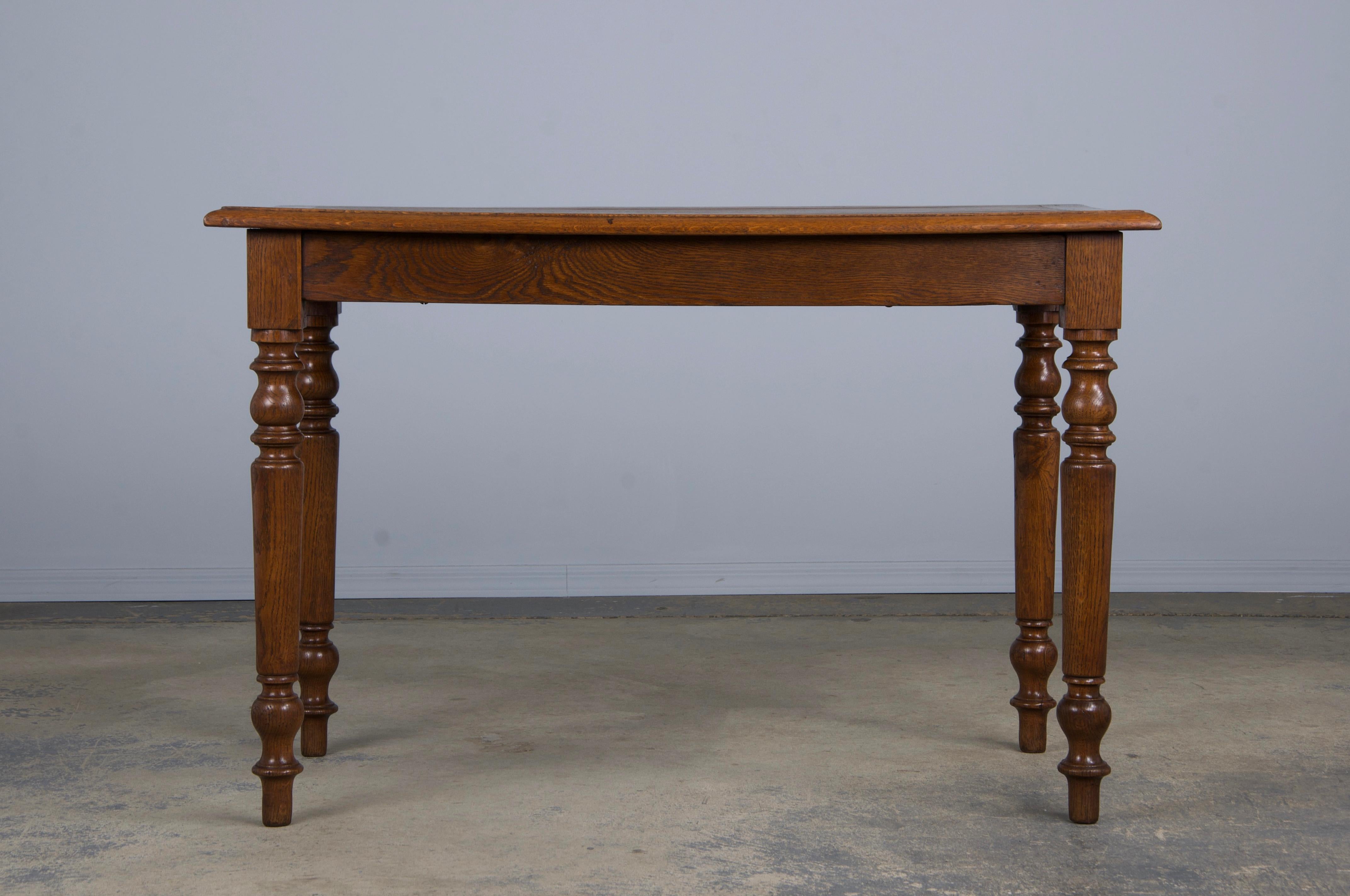 Louis-Philippe Ancienne table provinciale française en chêne de style Louis Philippe en vente