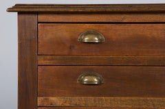 Ancienne commode en noyer de style Louis Philippe