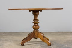 Antique Table centrale en noyer à plateau basculant de style Louis Philippe