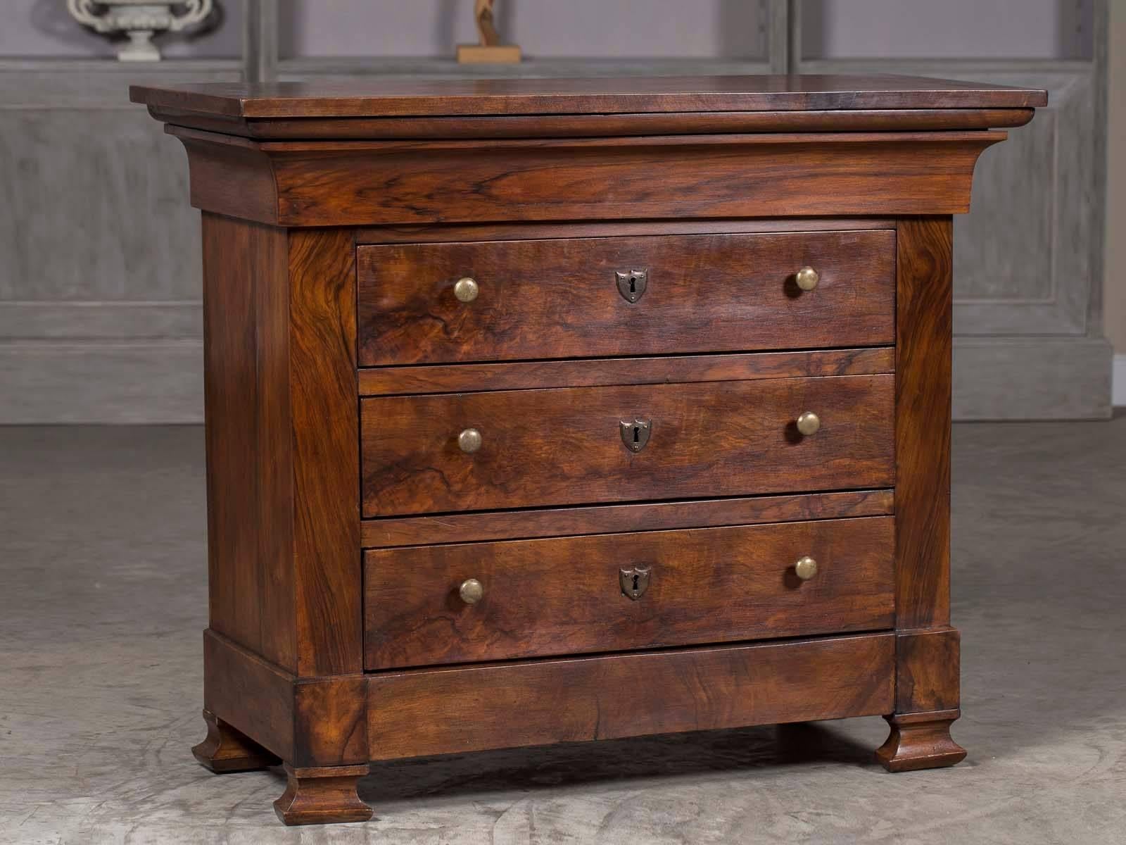 Antique French Louis Philippe Walnut Chest Commode, circa 1870 In Excellent Condition In Houston, TX