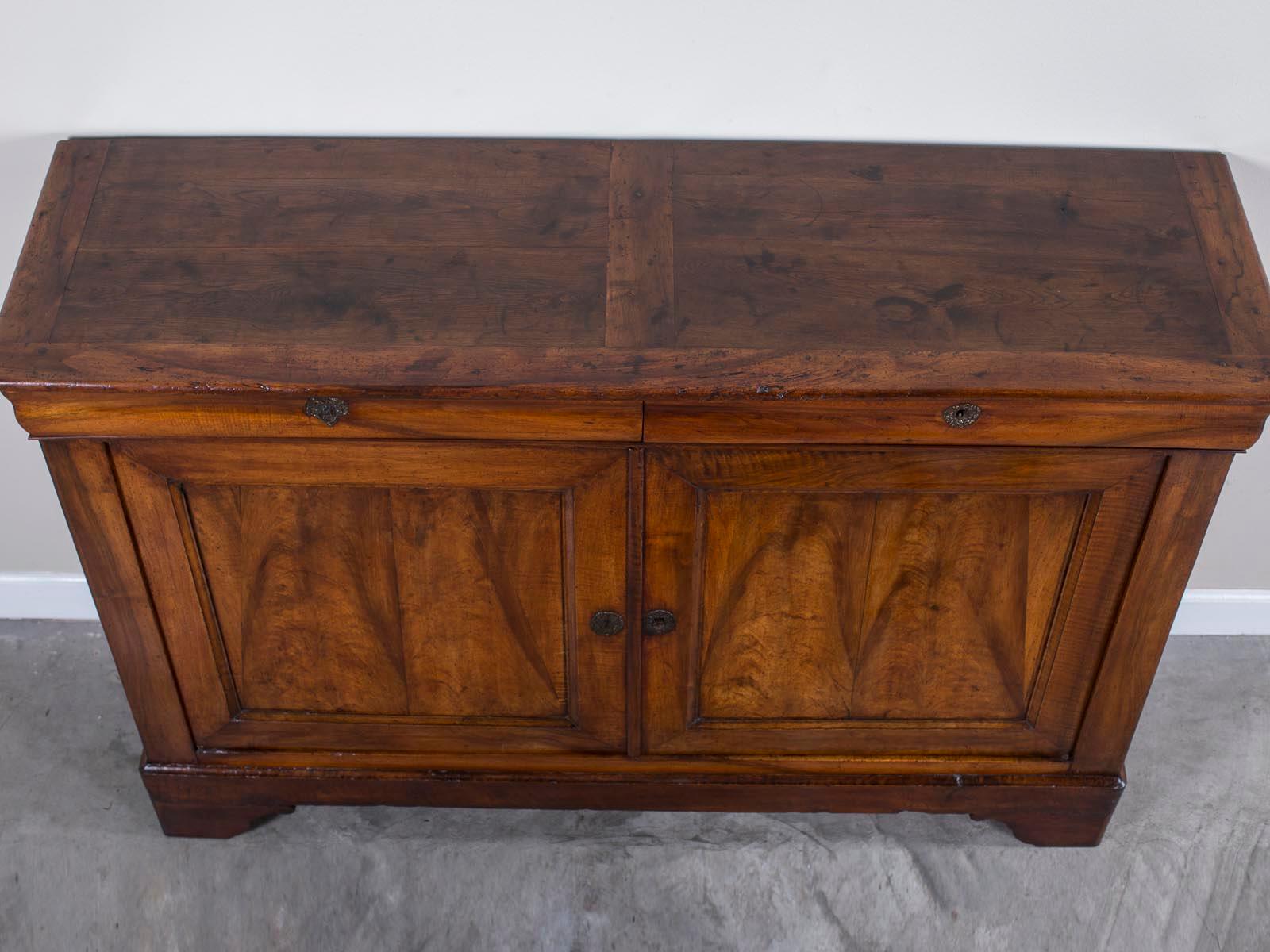 Antique French Louis Philippe Walnut Pine Buffet Credenza France, circa 1860 2