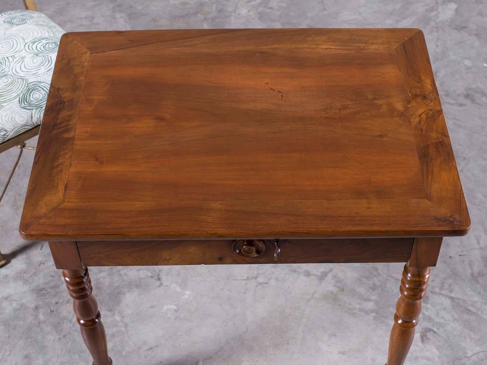 Antique French Louis Philippe Walnut Table, circa 1850 In Excellent Condition In Houston, TX