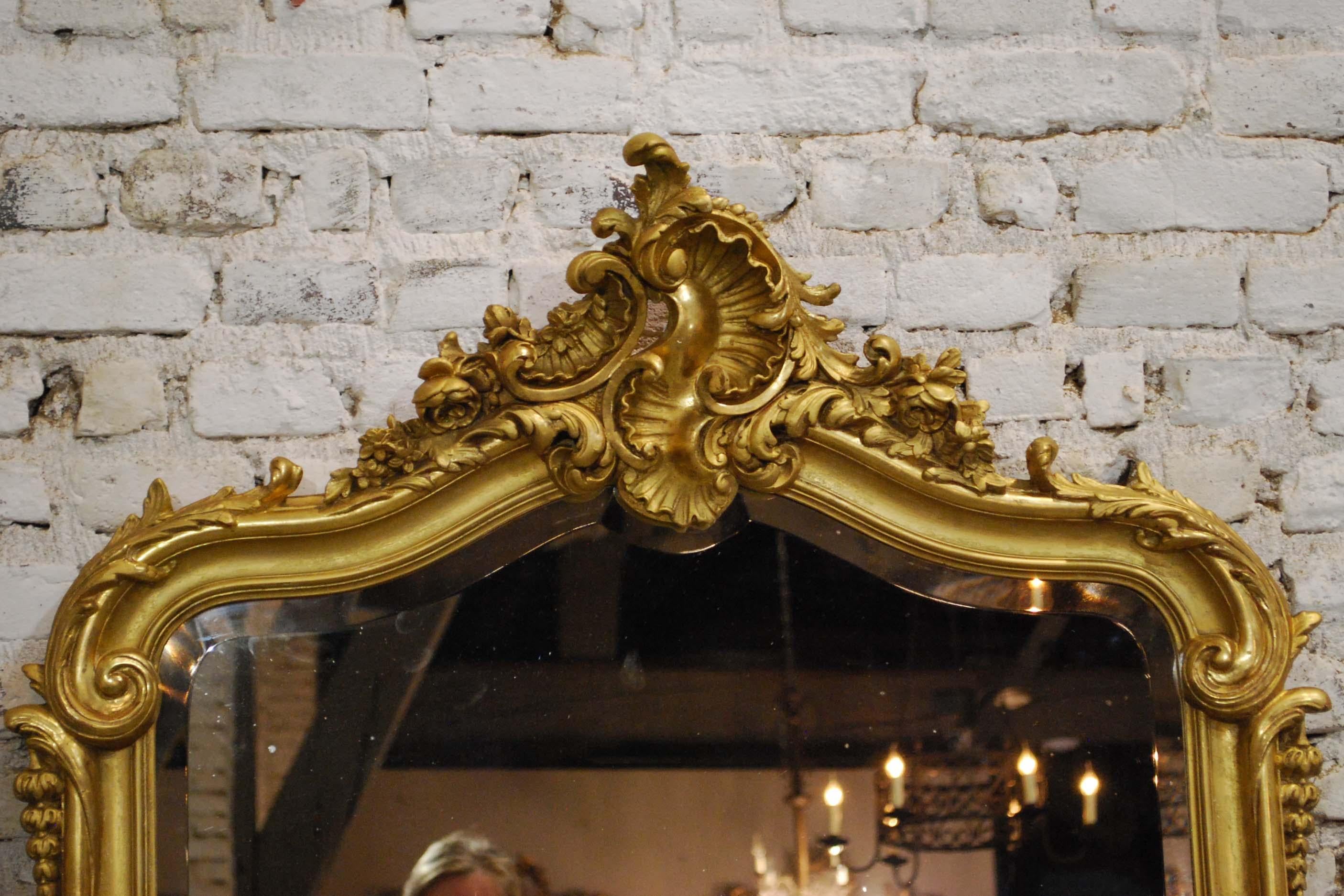 Antique French Louis Quinze or Rococo Gold Gilt Mirror with Facetted Glass In Good Condition In Casteren, NL