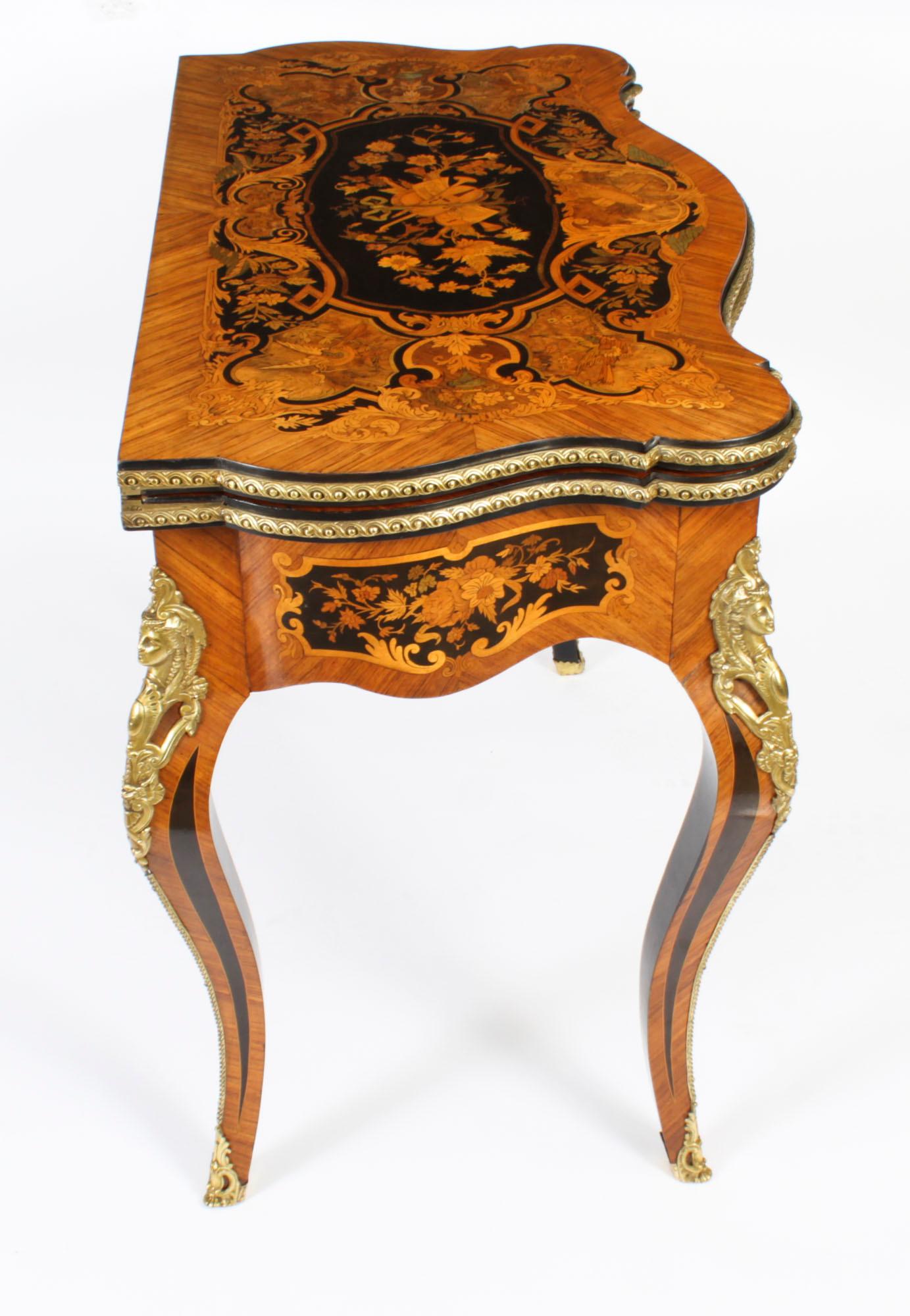 Antique French Louis Revival Mesa de cartas de marquetería floral Siglo XIX en venta 11
