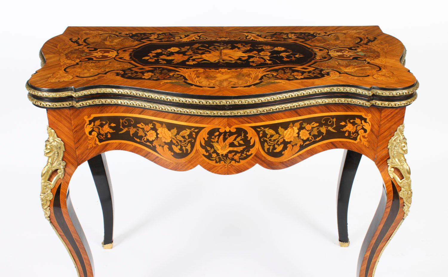 Antique French Louis Revival Mesa de cartas de marquetería floral Siglo XIX Madera en venta
