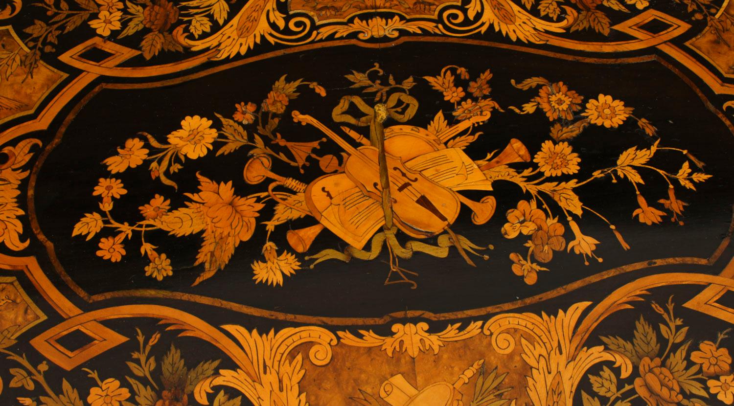 Antique French Louis Revival Mesa de cartas de marquetería floral Siglo XIX en venta 3