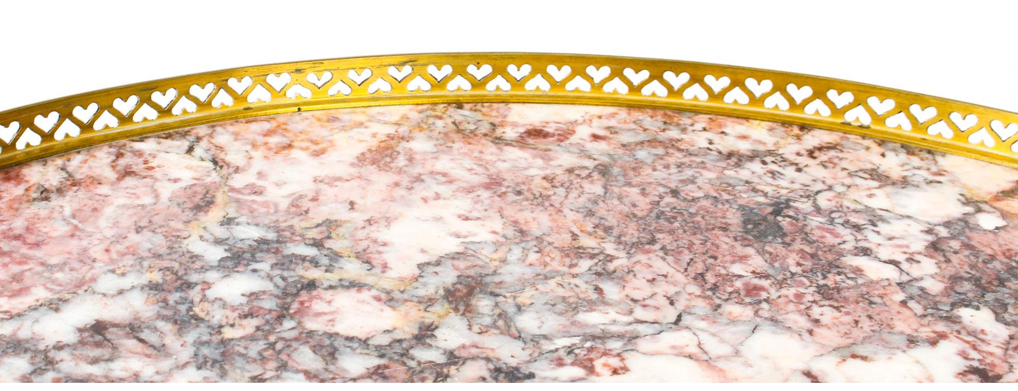 Ancienne table d'appoint néo-Louis en marbre et bronze doré 19ème siècle Bon état - En vente à London, GB