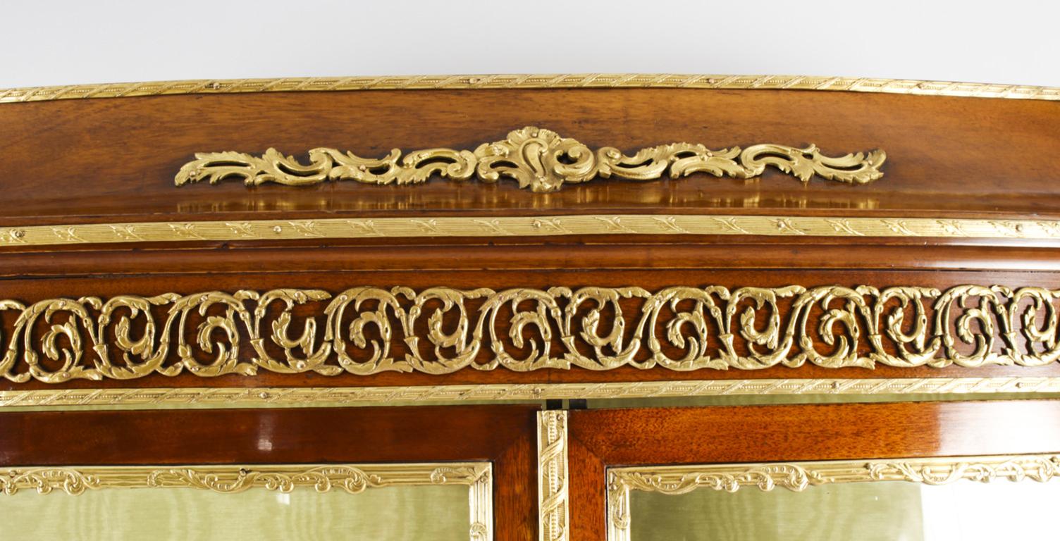 Antique French Louis Revival Vernis Martin Display Cabinet 19th Century In Good Condition In London, GB