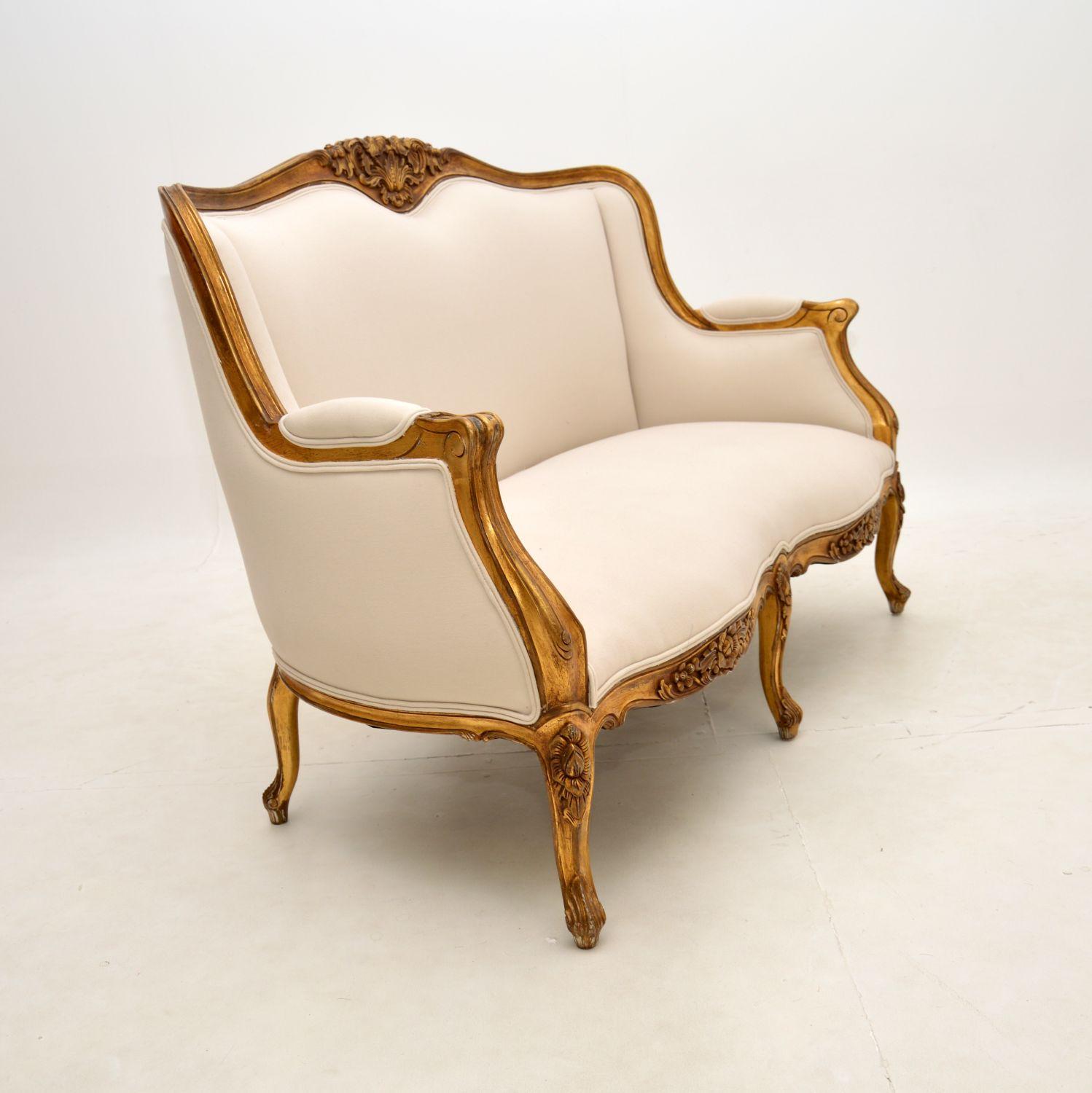 Antikes französisches Sofa aus vergoldetem Holz im Louis-Stil (Louis XV.) im Angebot