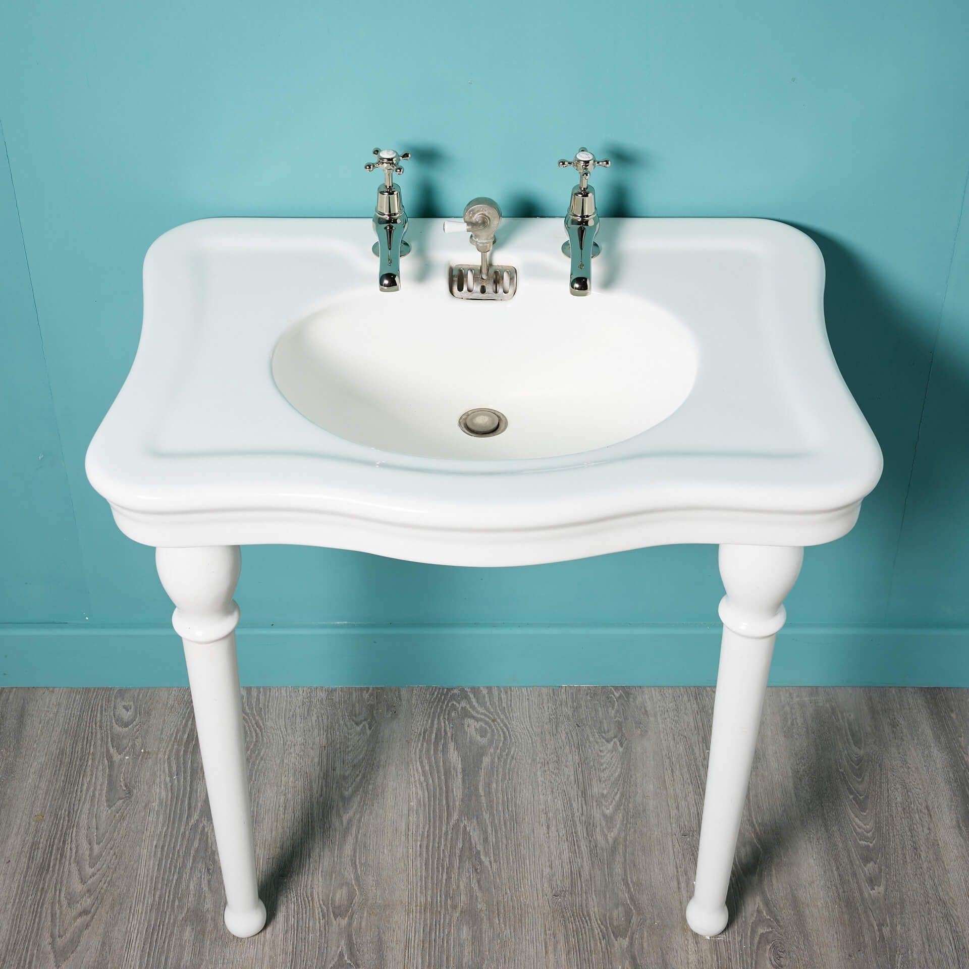 Antique French Lavabo estilo Louis sobre patas de cerámica Luis Felipe en venta