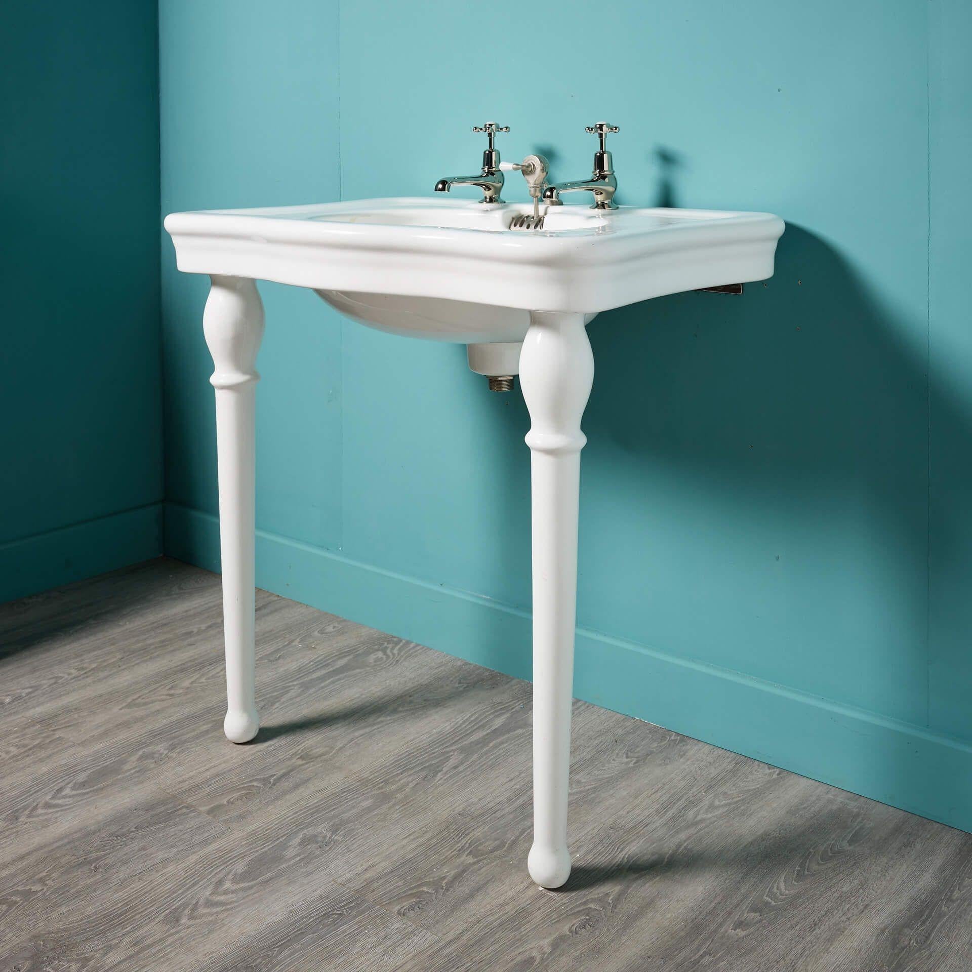 Antique French Lavabo estilo Louis sobre patas de cerámica Inglés en venta