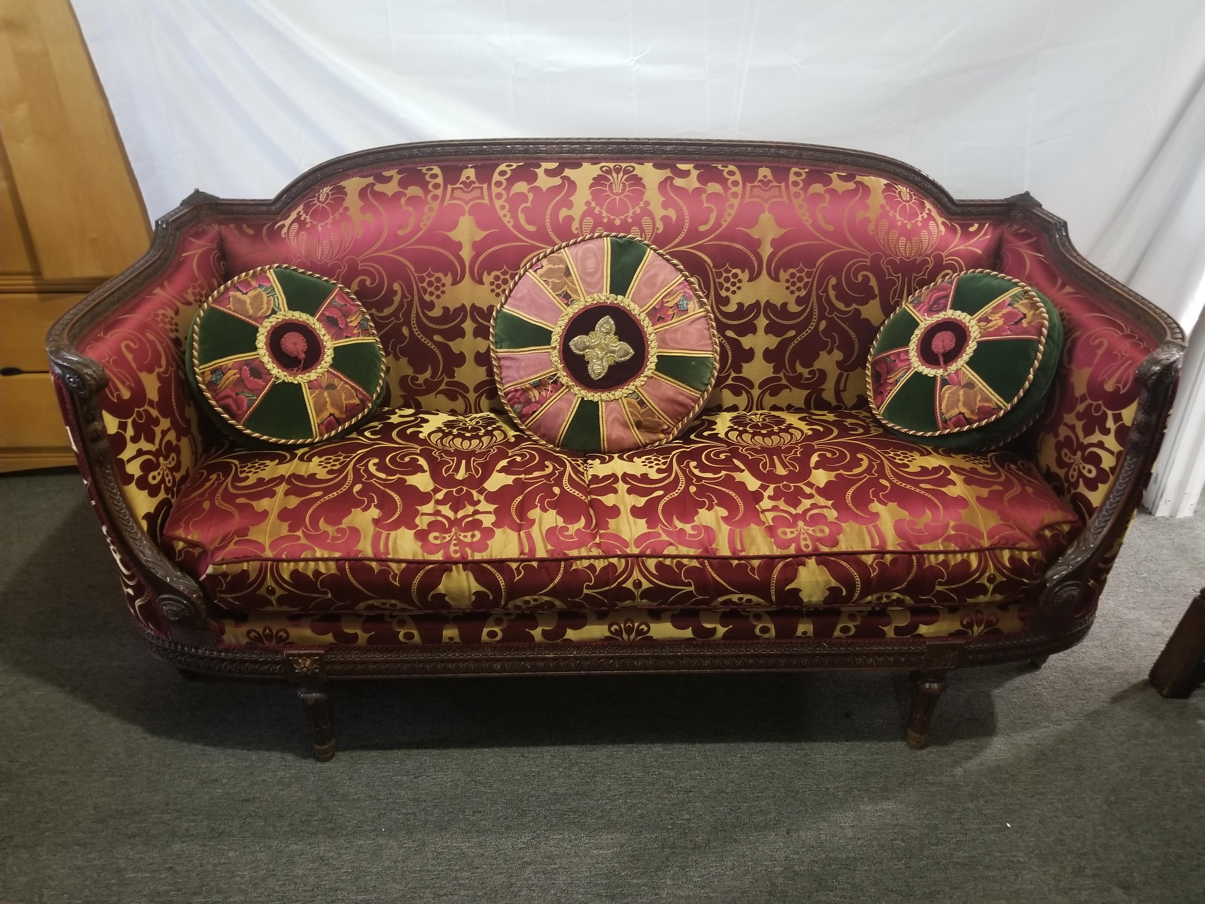 Antique French Louis XVI Style Carbed Walnut Frame Sofa, circa 1860 For Sale 1