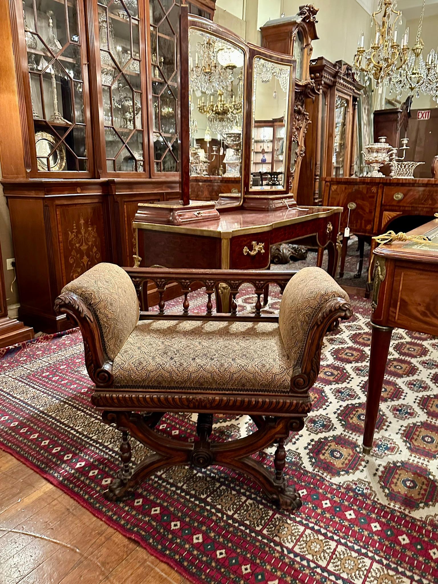 Antique French Louis XIII Carved Walnut Window Bench, Circa 1880-1890. in vendita 1