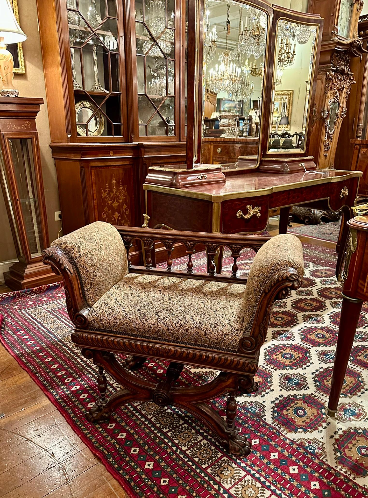 Antique French Louis XIII Carved Walnut Window Bench, Circa 1880-1890. in vendita 2