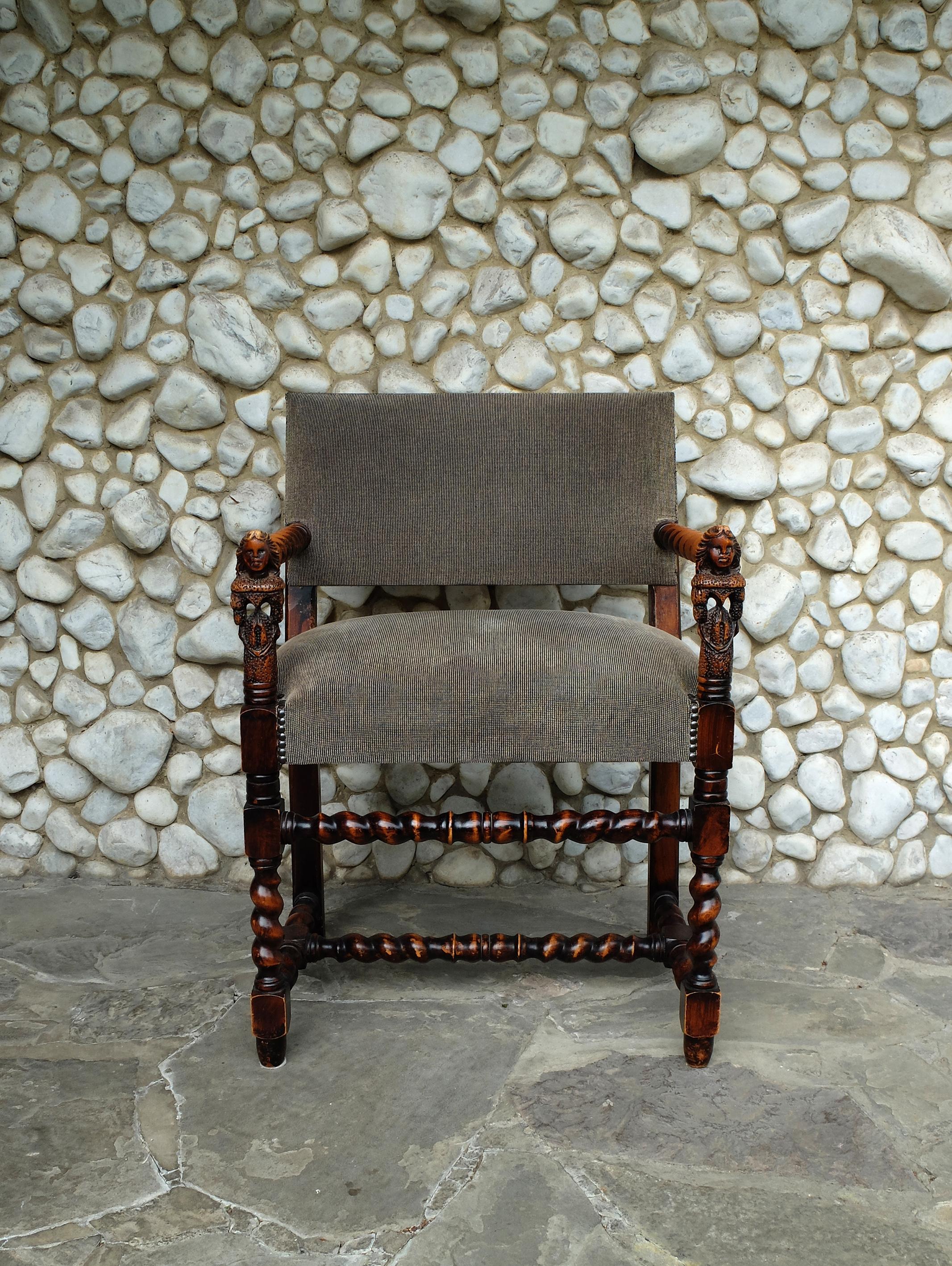 Antiker französischer Sessel im Louis-XIII-Stil aus dem 19. Jahrhundert, geformt (Französisch) im Angebot