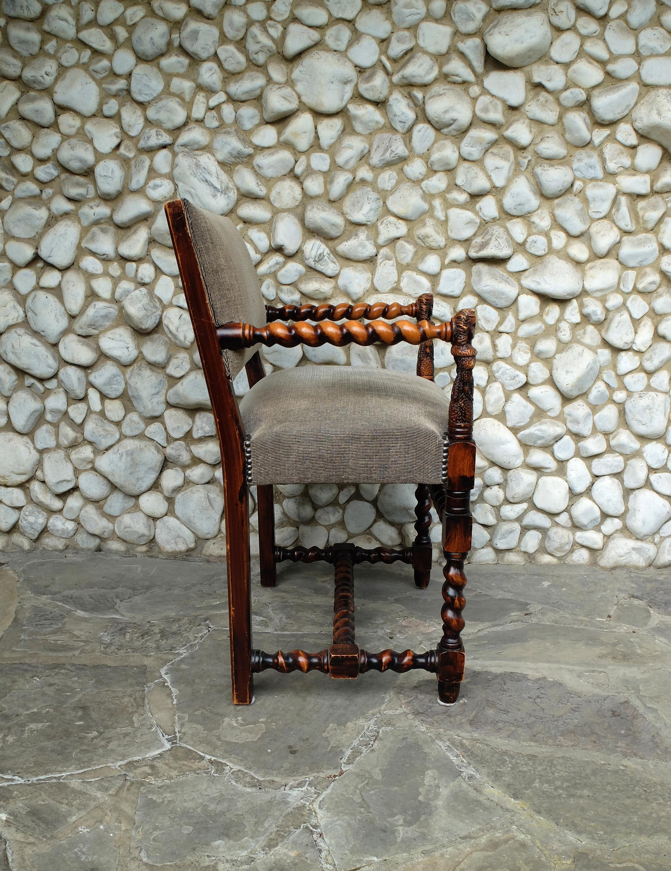 Antiker französischer Sessel im Louis-XIII-Stil aus dem 19. Jahrhundert, geformt (Handgeschnitzt) im Angebot