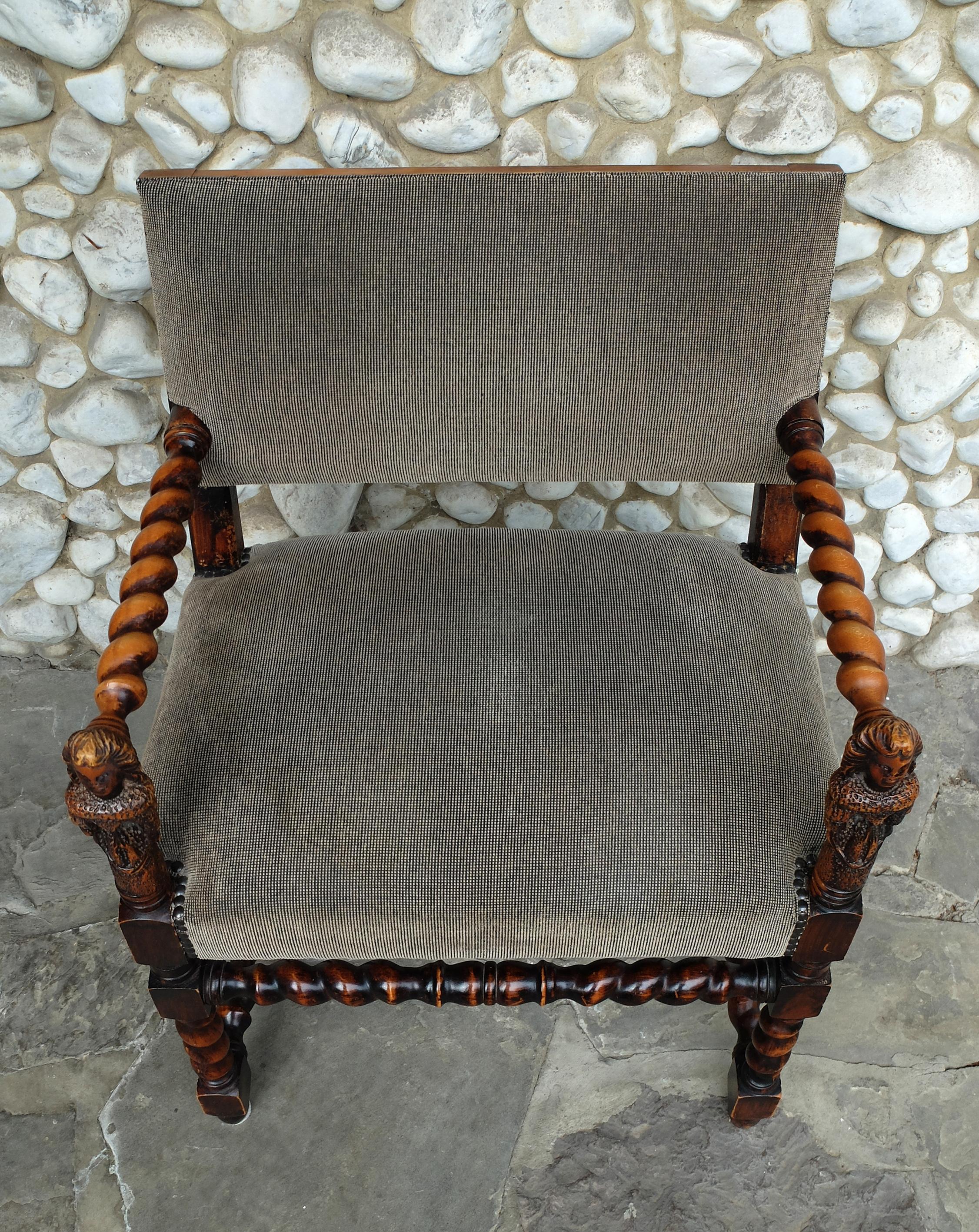 Tissu d'ameublement Fauteuil français ancien de style Louis XIII du 19ème siècle, sculpté en vente