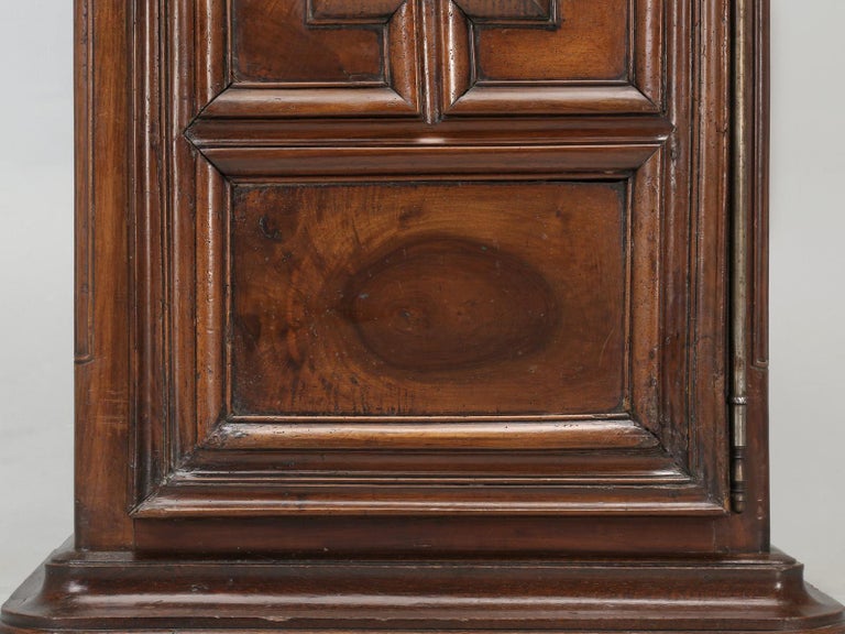 Antique French Louis XIII Style Bonnetière or Small Armoire in Figured Walnut For Sale 9