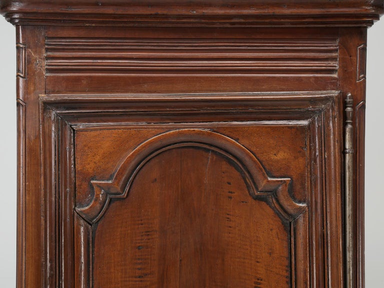 Antique French Louis XIII Style Bonnetière or Small Armoire in Figured Walnut For Sale 4