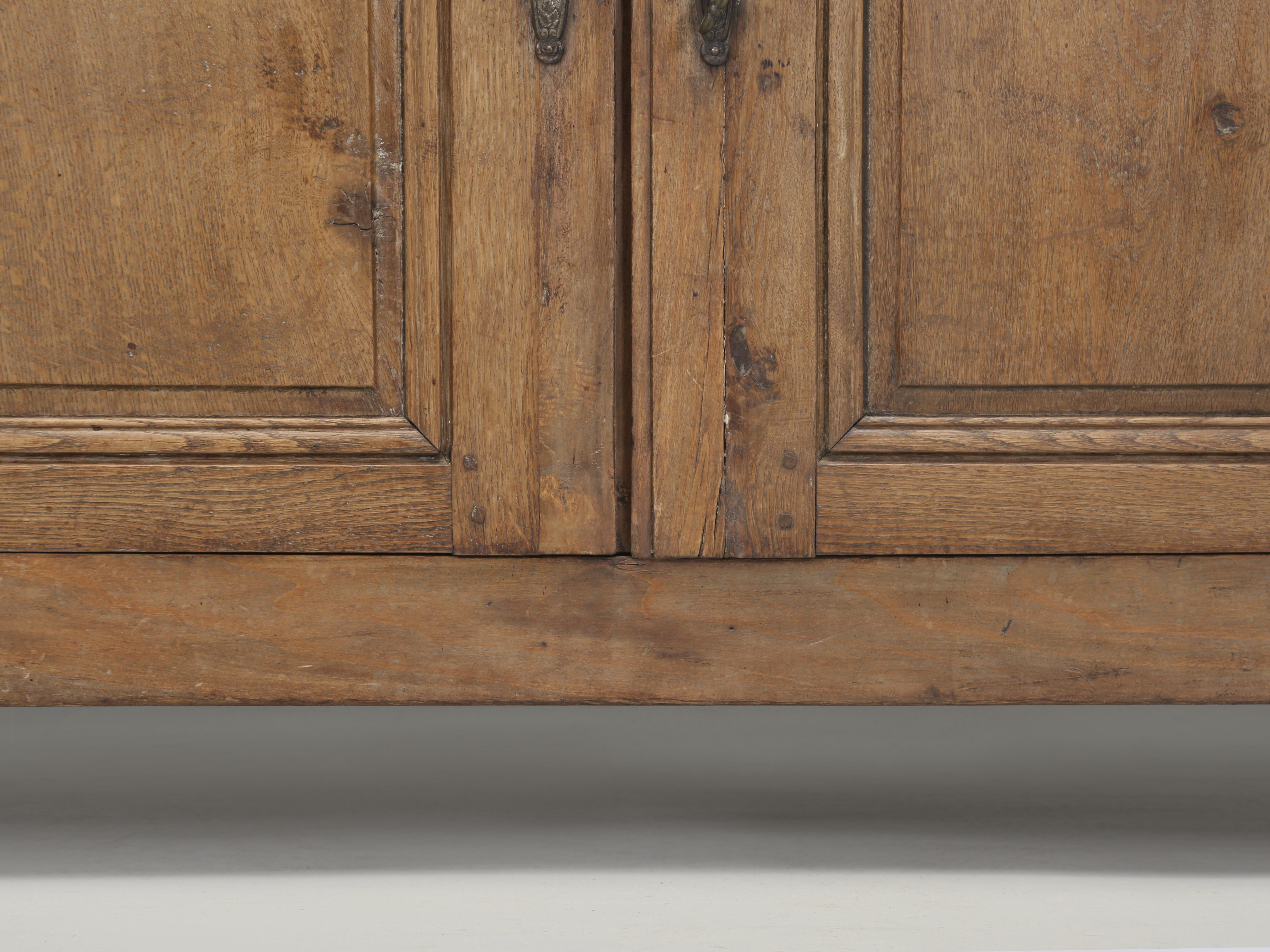 Antikes französisches Buffet im Louis-XIII-Stil aus Eiche und gemischten Hölzern, altere Restaurierung im Angebot 6