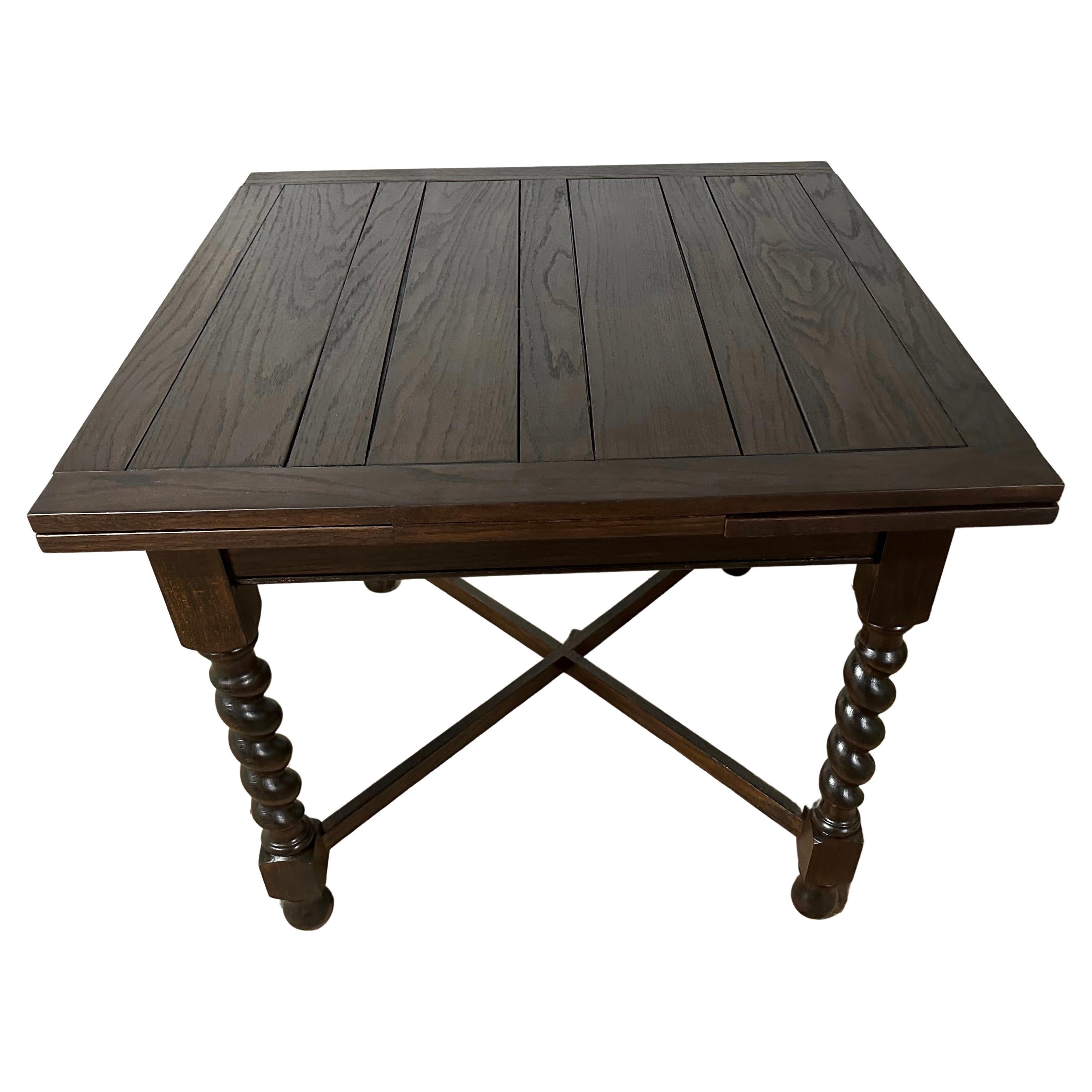 Ancienne table de salle à manger française de style Louis XIII à feuilles tombantes avec pieds torsadés en vente