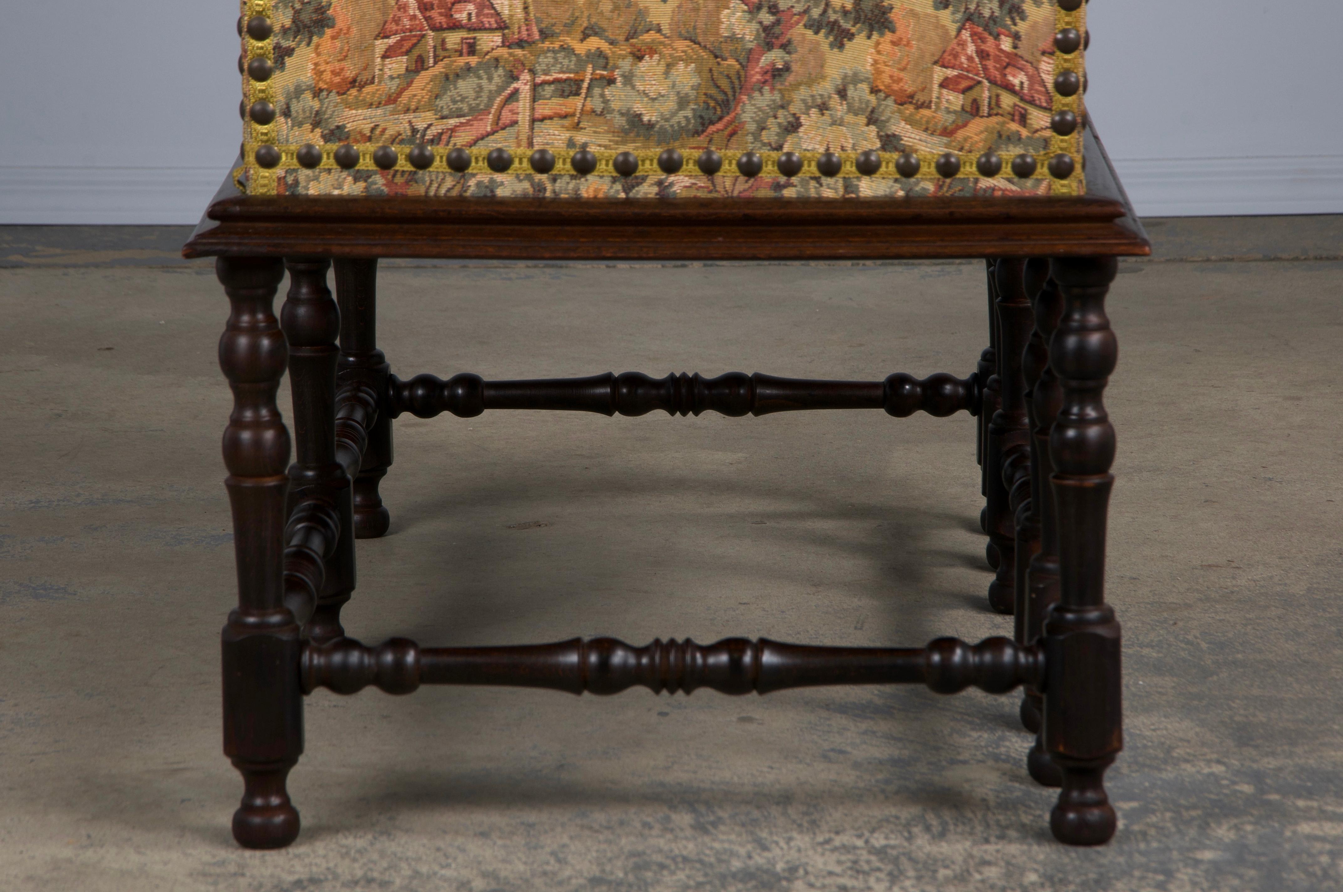 Antike Französisch Louis XIII Stil Needlepoint Tapisserie Truhe Bar im Angebot 7