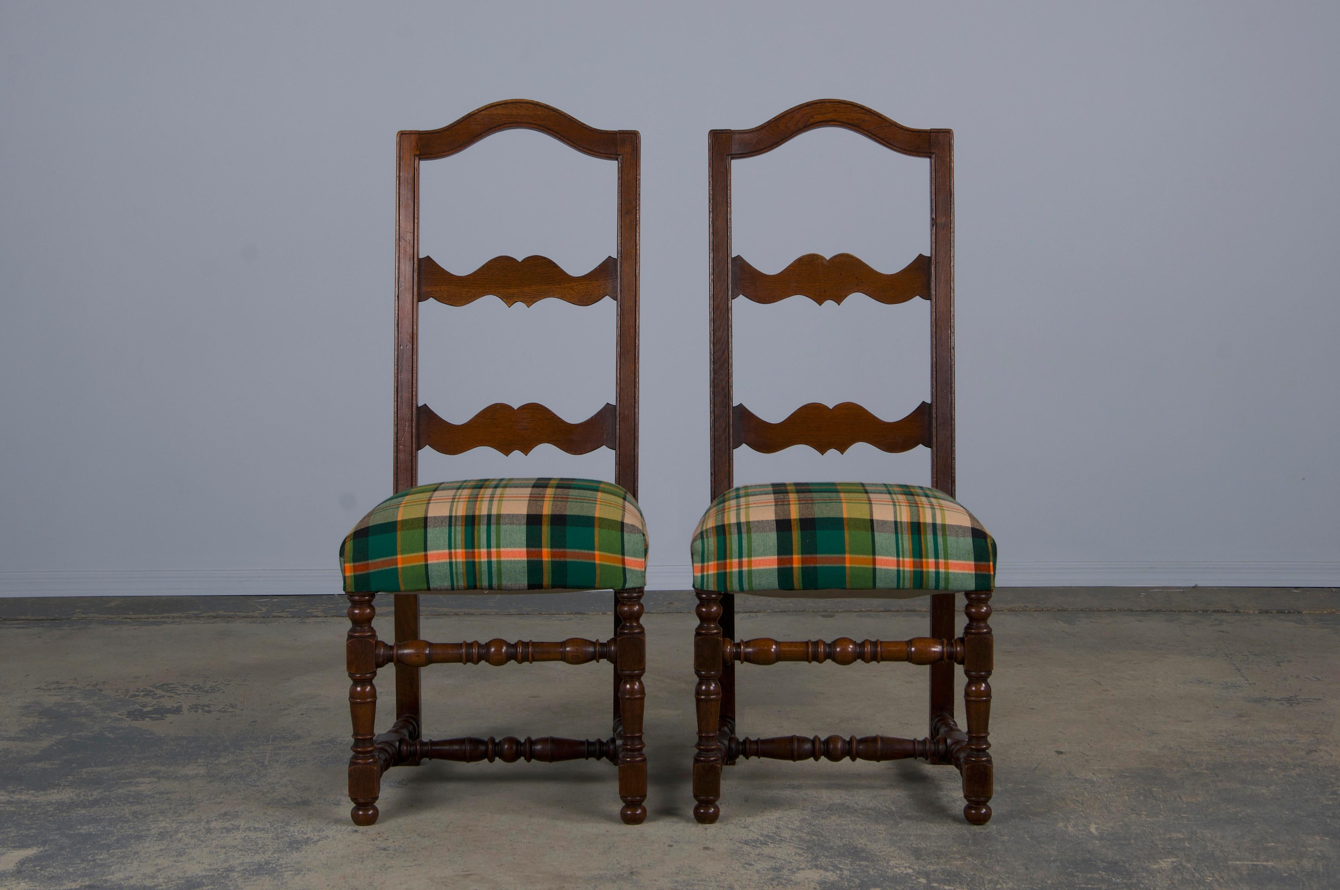 Antique French Louis XIII Style Oak Dining Chairs W/ Plaid Fabric - Set of 8 In Good Condition In Astoria, NY