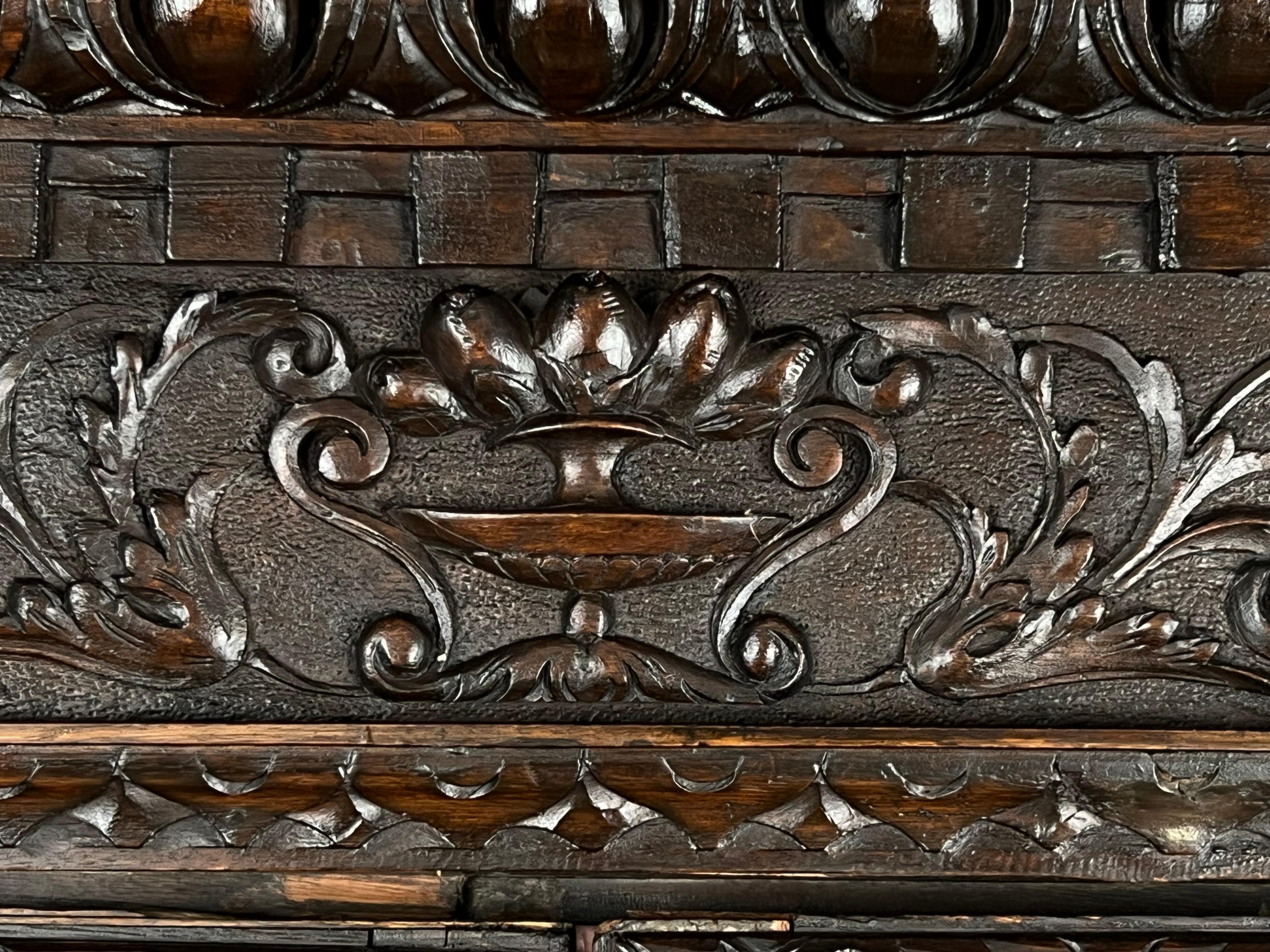 Antique French Louis XIII Style Renaissance Revival Kabinett c. Mitte 19. Jahrhundert im Angebot 3