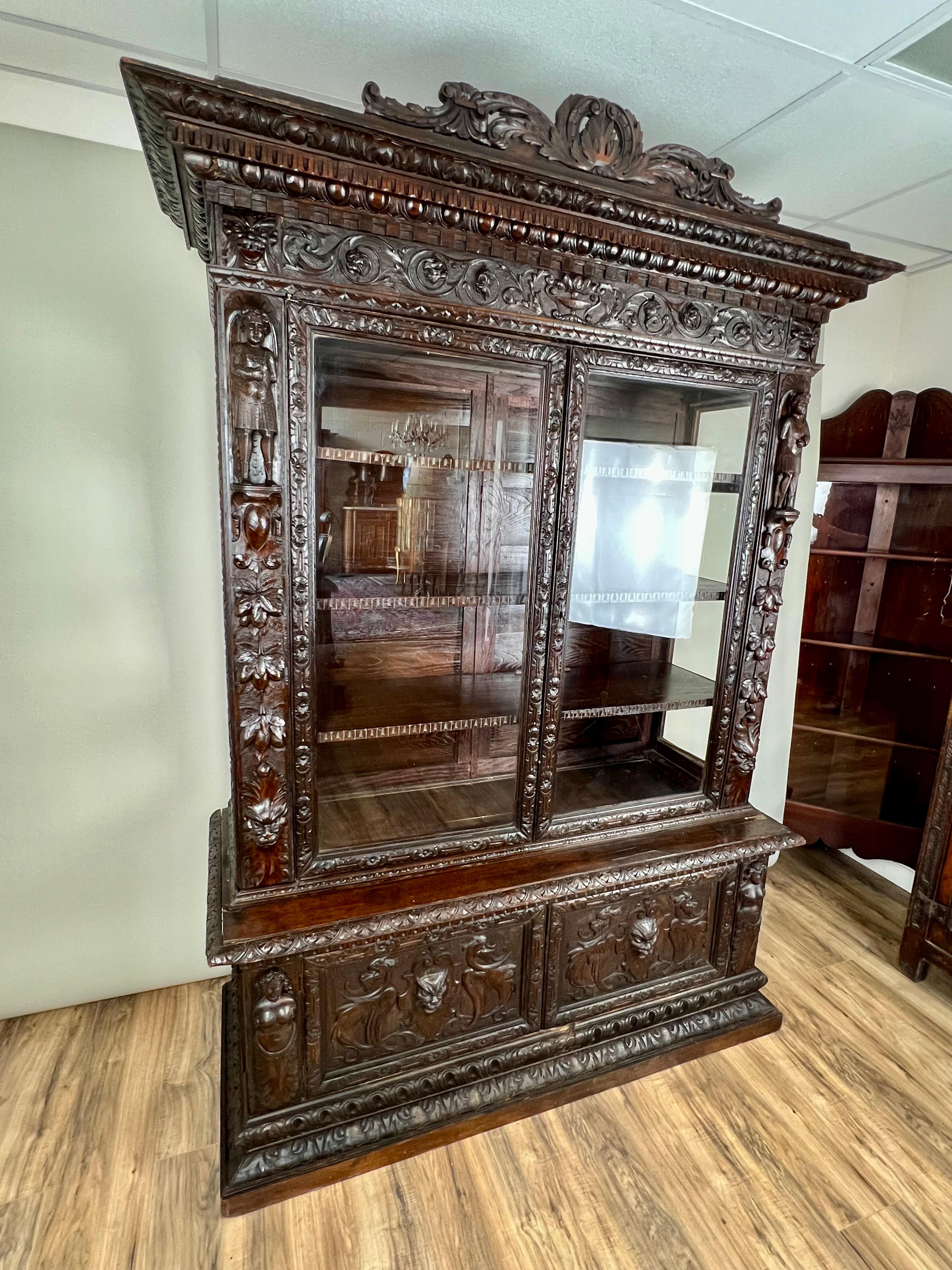 Antique French Louis XIII Style Renaissance Revival Kabinett c. Mitte 19. Jahrhundert (Louis XIII.) im Angebot