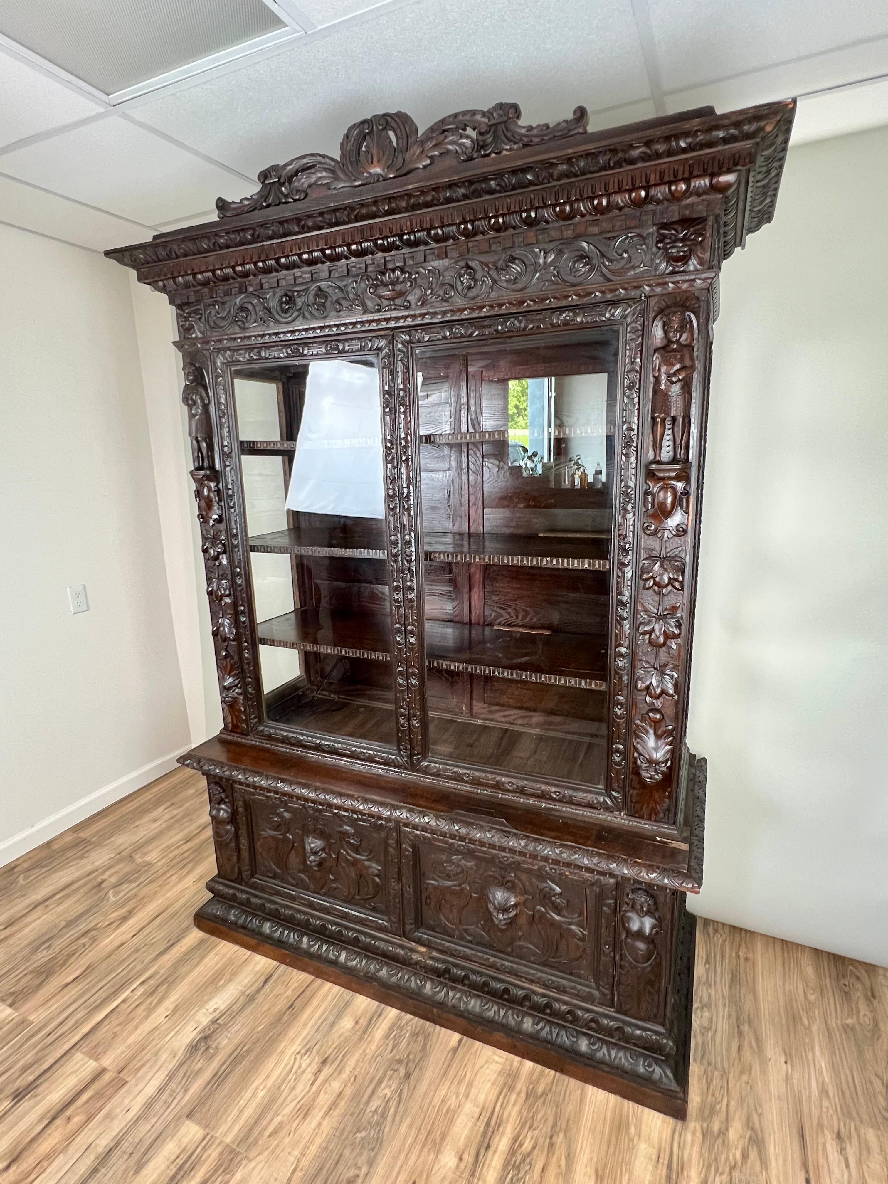 Antique French Louis XIII Style Renaissance Revival Kabinett c. Mitte 19. Jahrhundert (Französisch) im Angebot