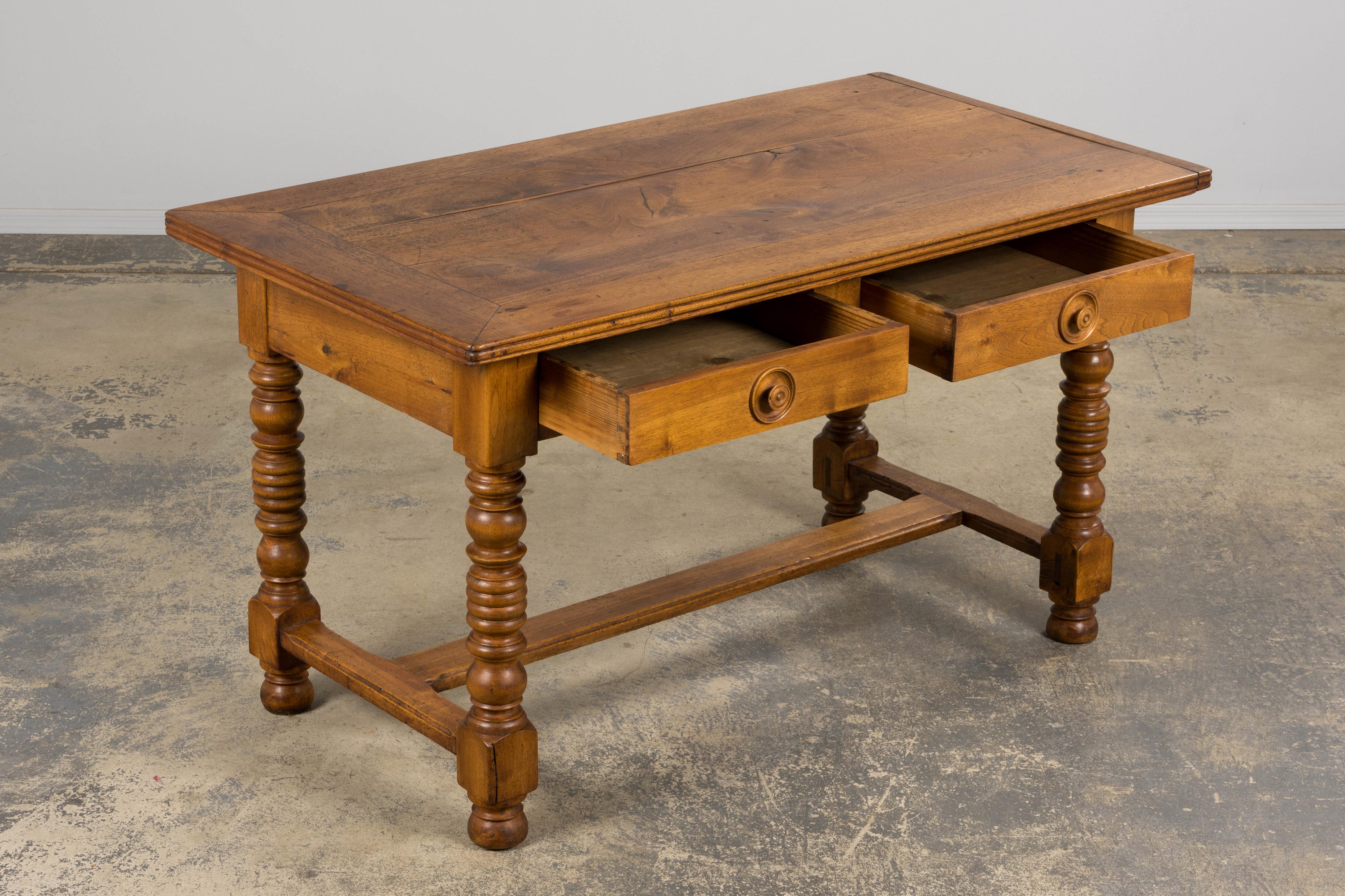 Antique French Louis XIII Style Walnut Writing Desk in vendita 3