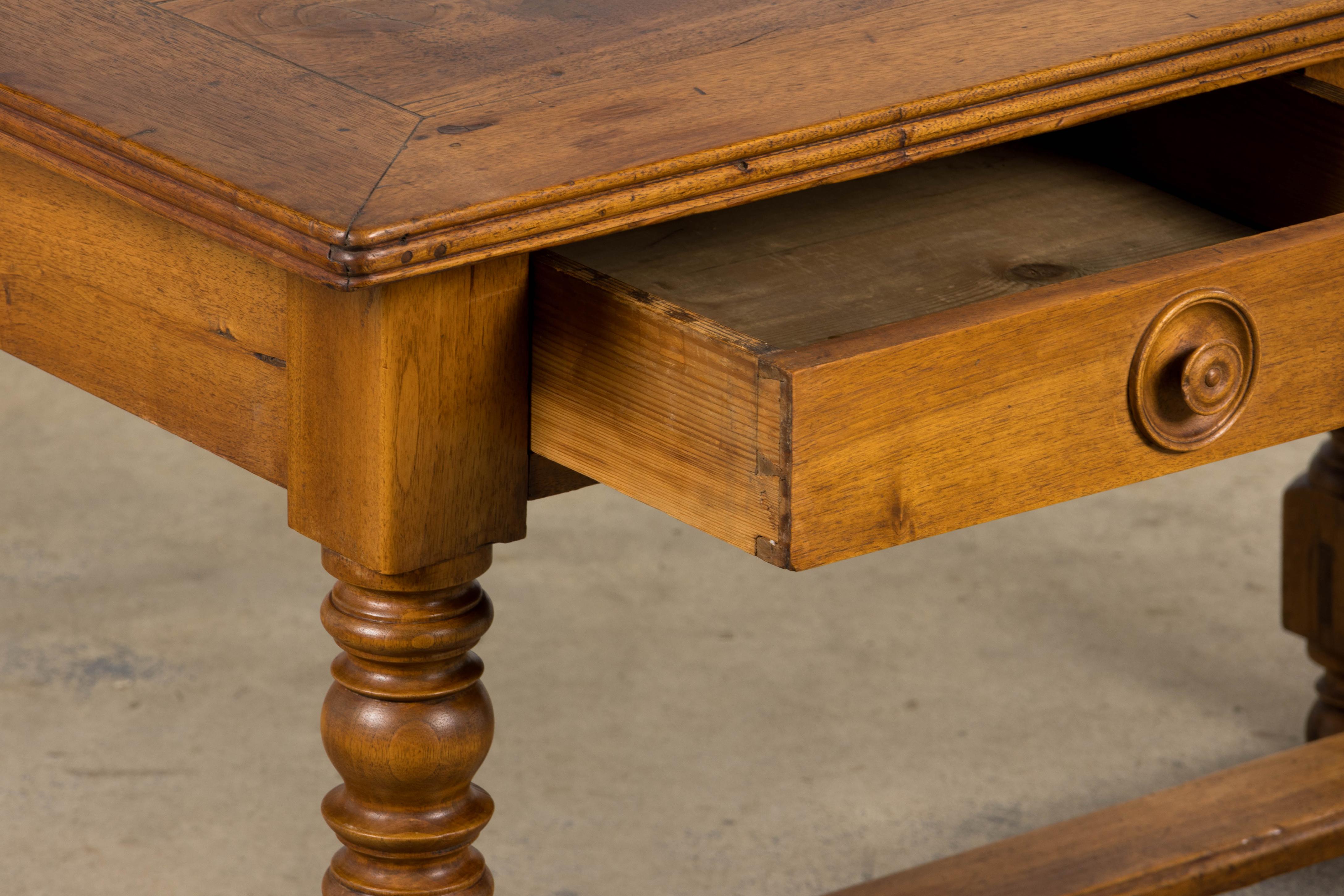 Antique French Louis XIII Style Walnut Writing Desk in vendita 4