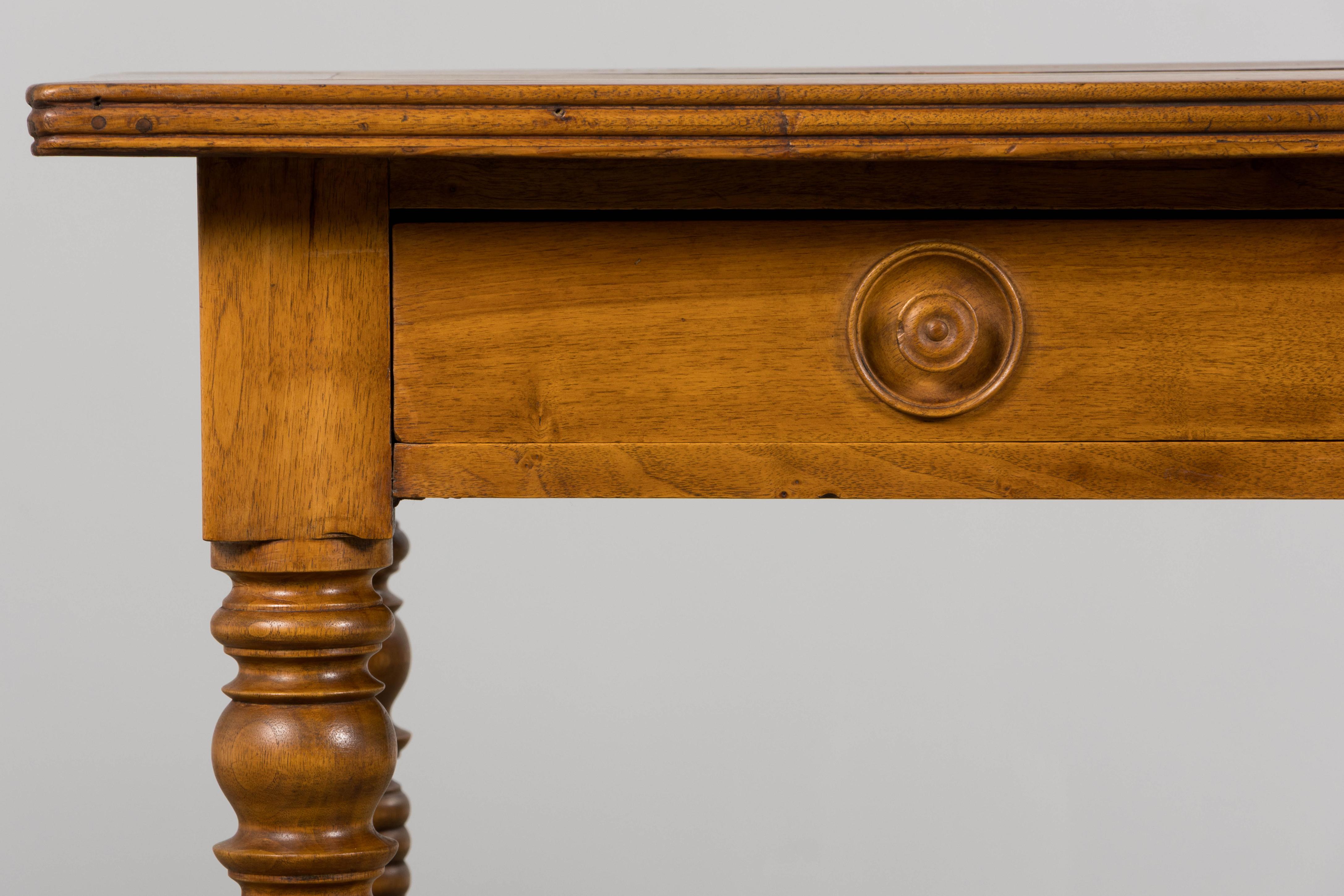 Francese Antique French Louis XIII Style Walnut Writing Desk in vendita