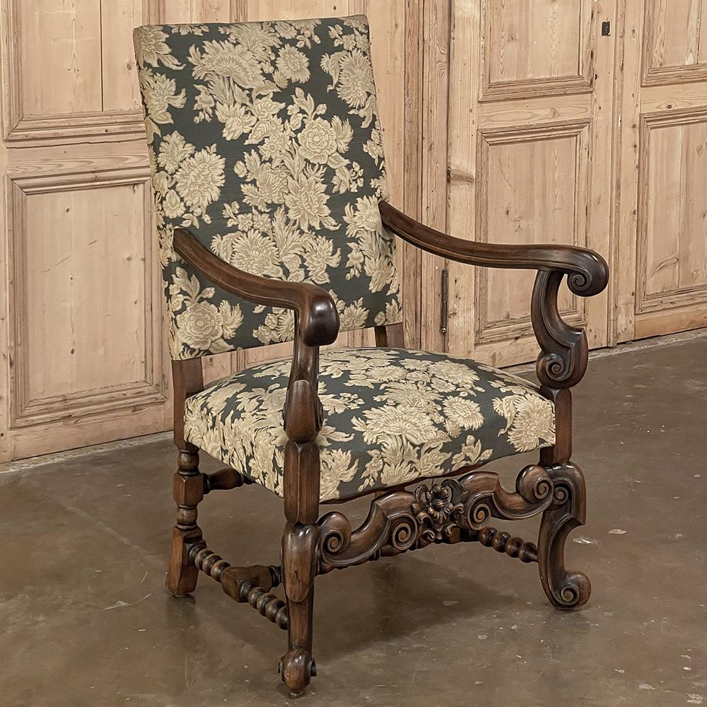 Antique French Louis XIV Armchair, Fauteuil In Good Condition For Sale In Dallas, TX