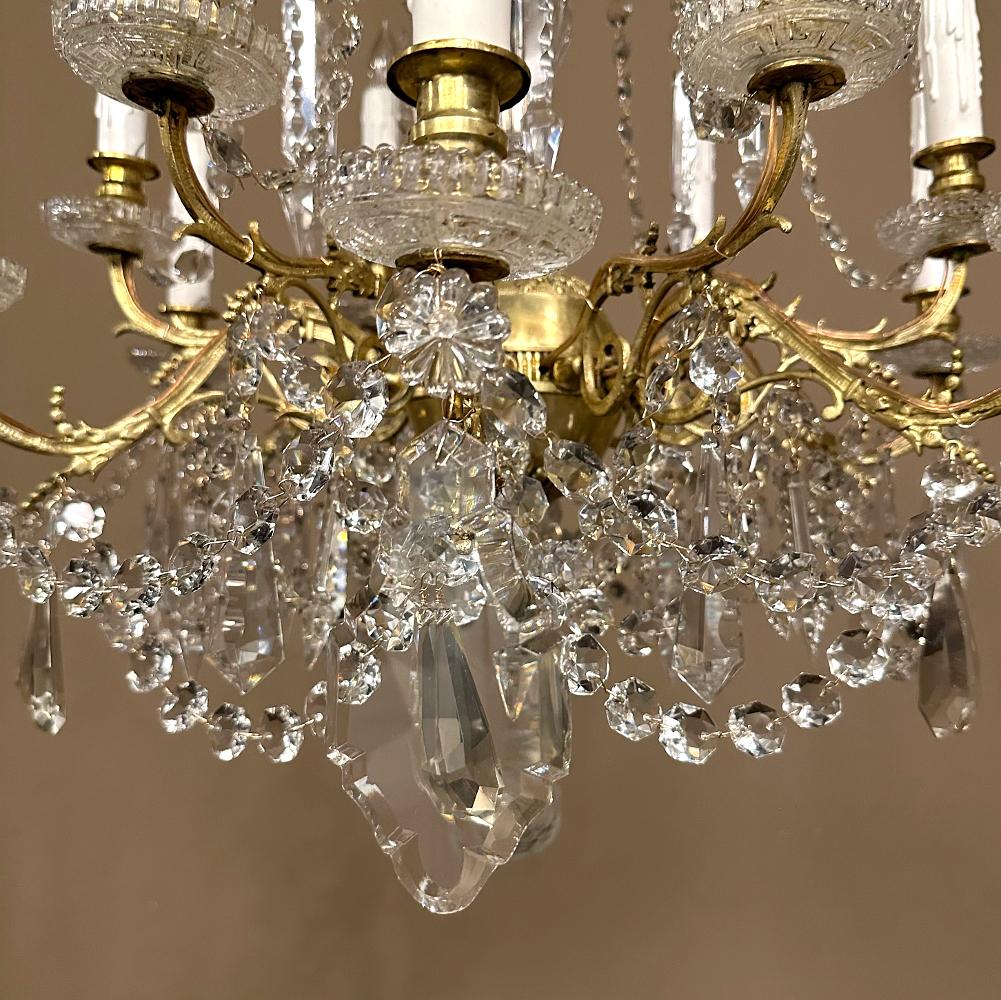 Lustre français ancien Louis XIV en laiton et cristal en vente 7