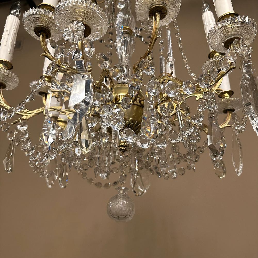 Lustre français ancien Louis XIV en laiton et cristal en vente 11