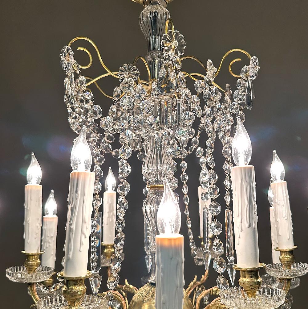 Laiton Lustre français ancien Louis XIV en laiton et cristal en vente