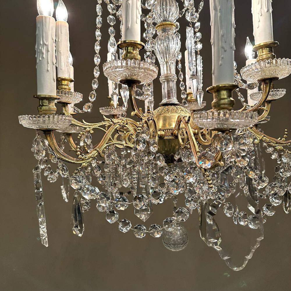 Lustre français ancien Louis XIV en laiton et cristal en vente 2