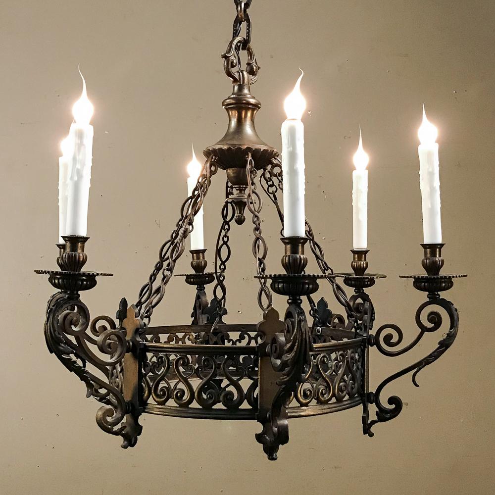 Antique French Louis XIV Bronze Chandelier In Good Condition In Dallas, TX