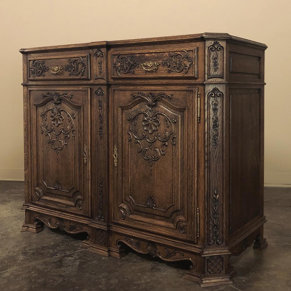 Antique French Louis XIV Buffet In Good Condition In Dallas, TX