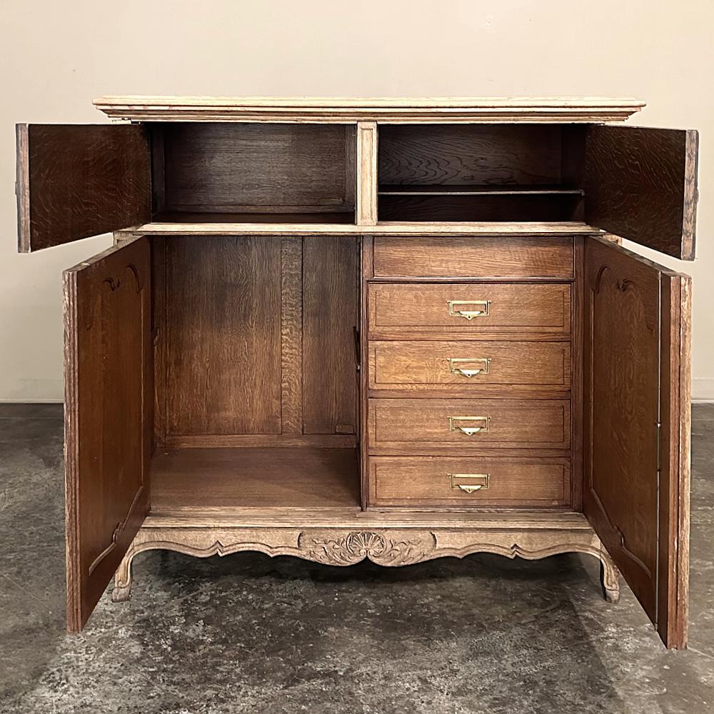 Antique French Louis XIV Buffet ~ Arcón de plata ~ Armario siglo XX en venta