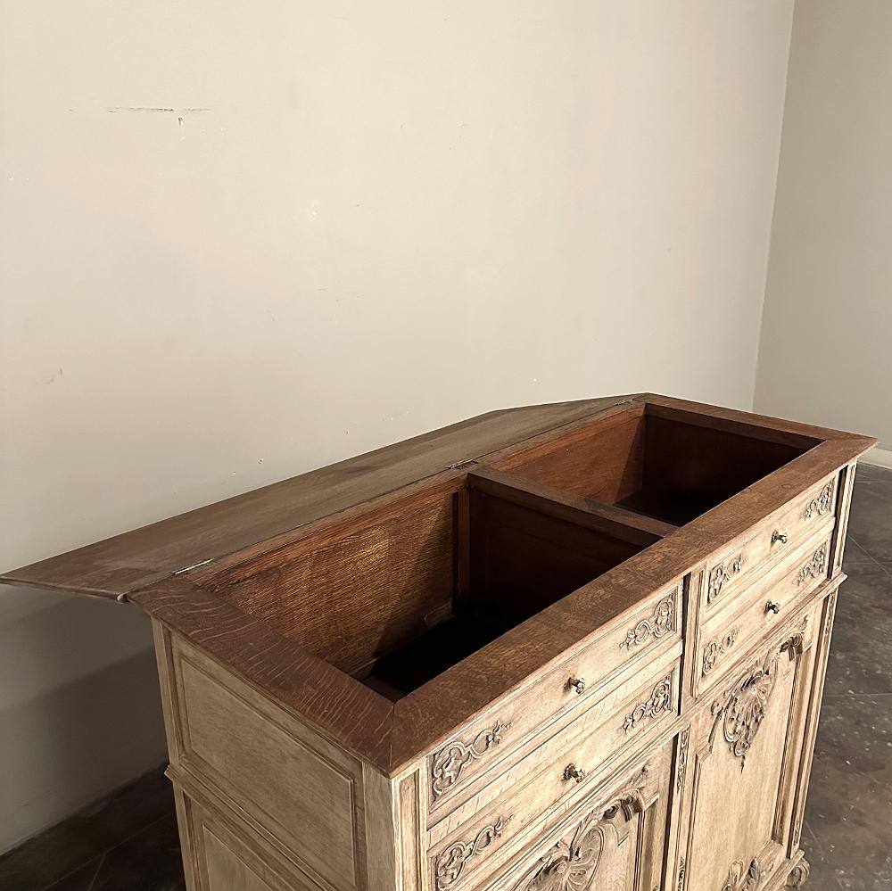 Antique French Louis XIV Buffet ~ Arcón de plata ~ Armario en venta 1