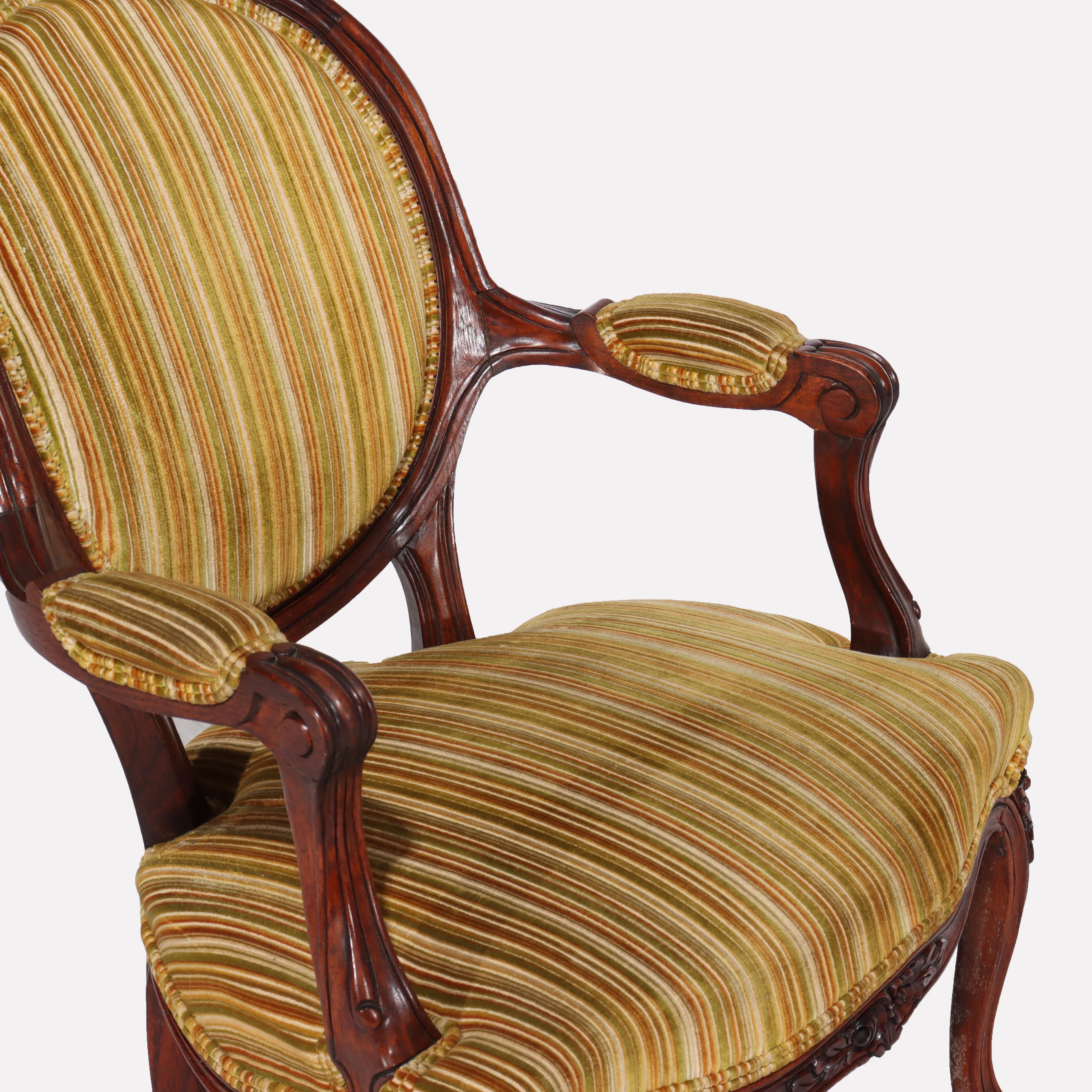 Ancien fauteuil de salon Louis XIV en noyer sculpté et tapissé C1880 en vente 8