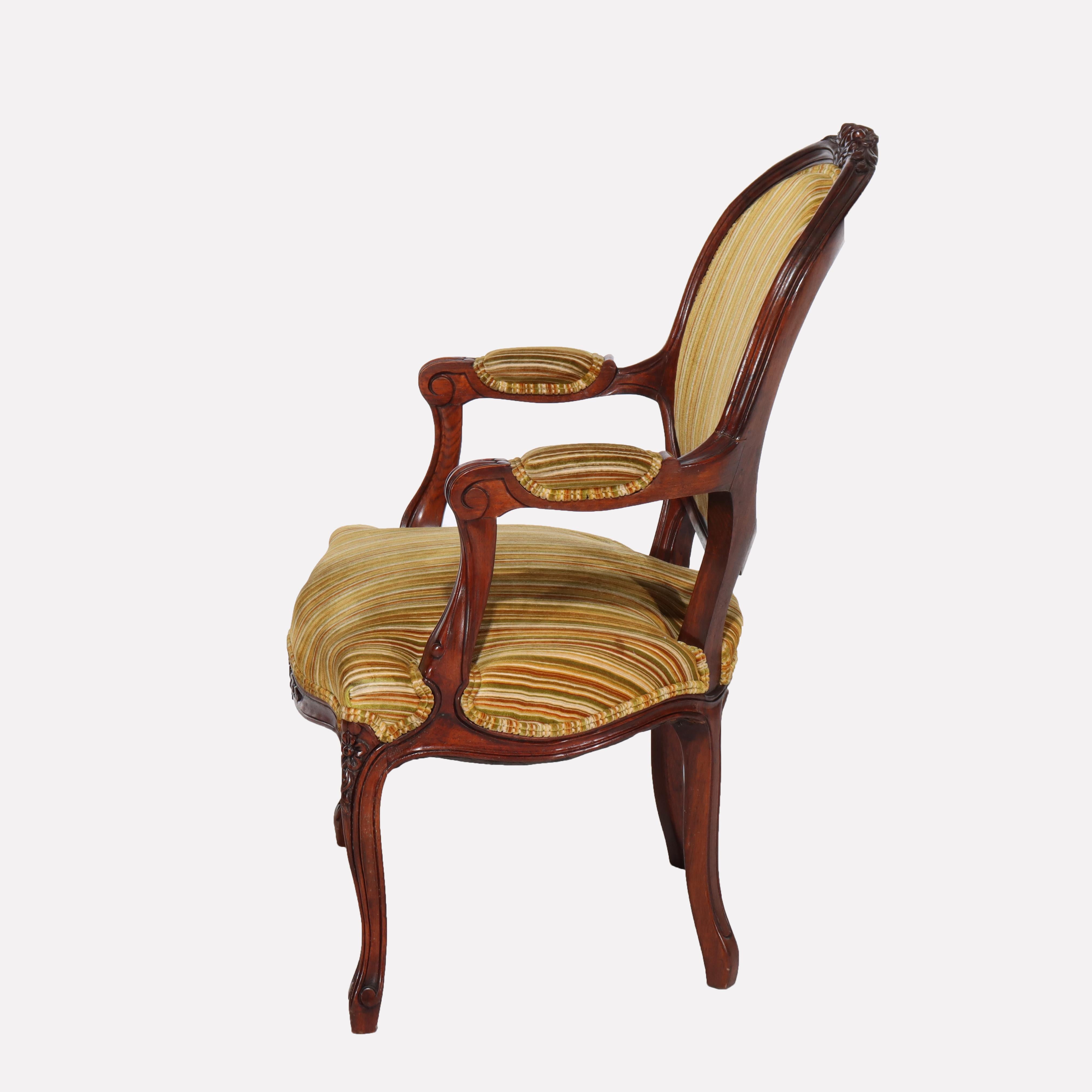 Ancien fauteuil de salon Louis XIV en noyer sculpté et tapissé C1880 en vente 4